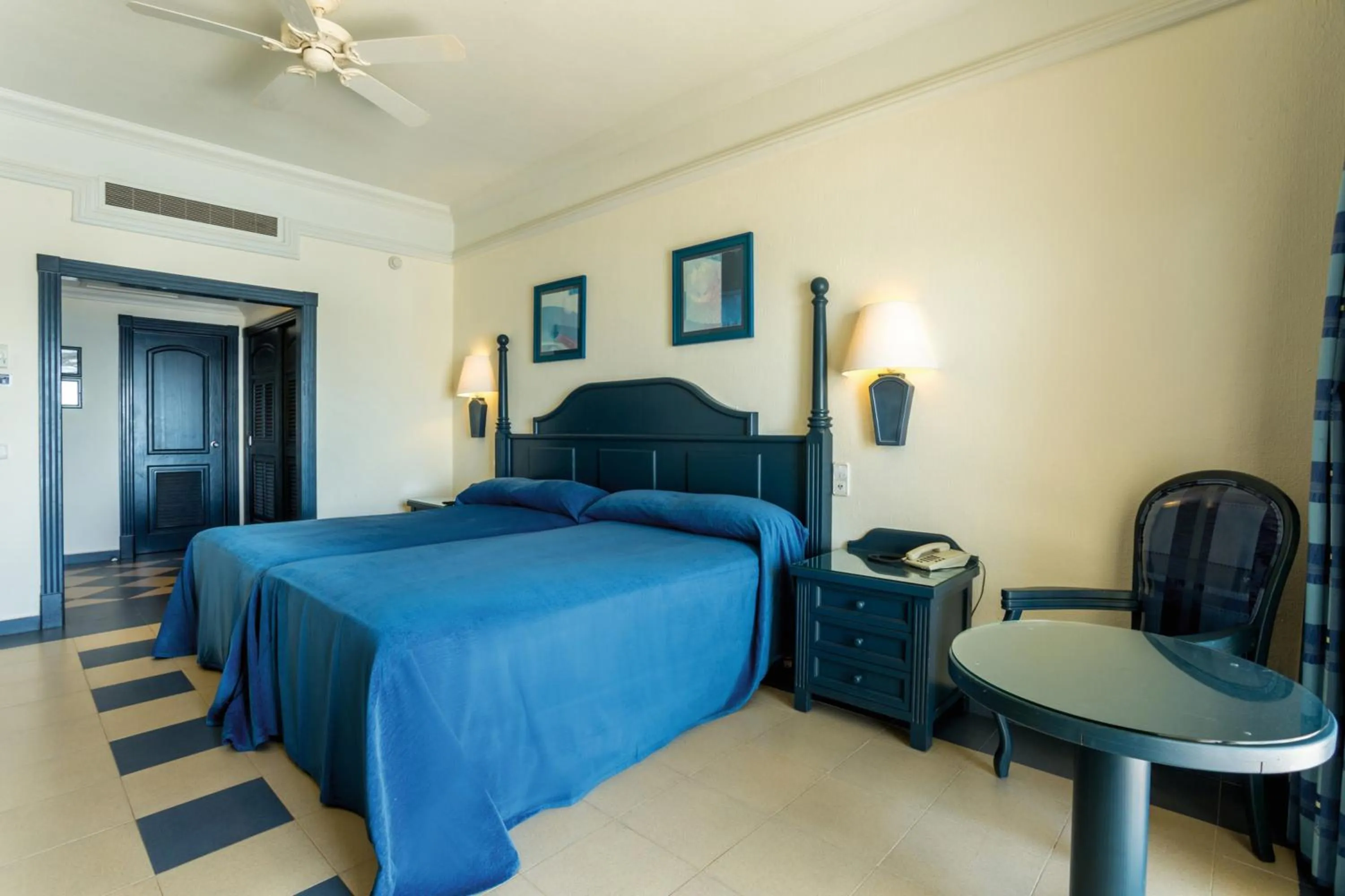 Bed in Riu Emerald Bay - All Inclusive