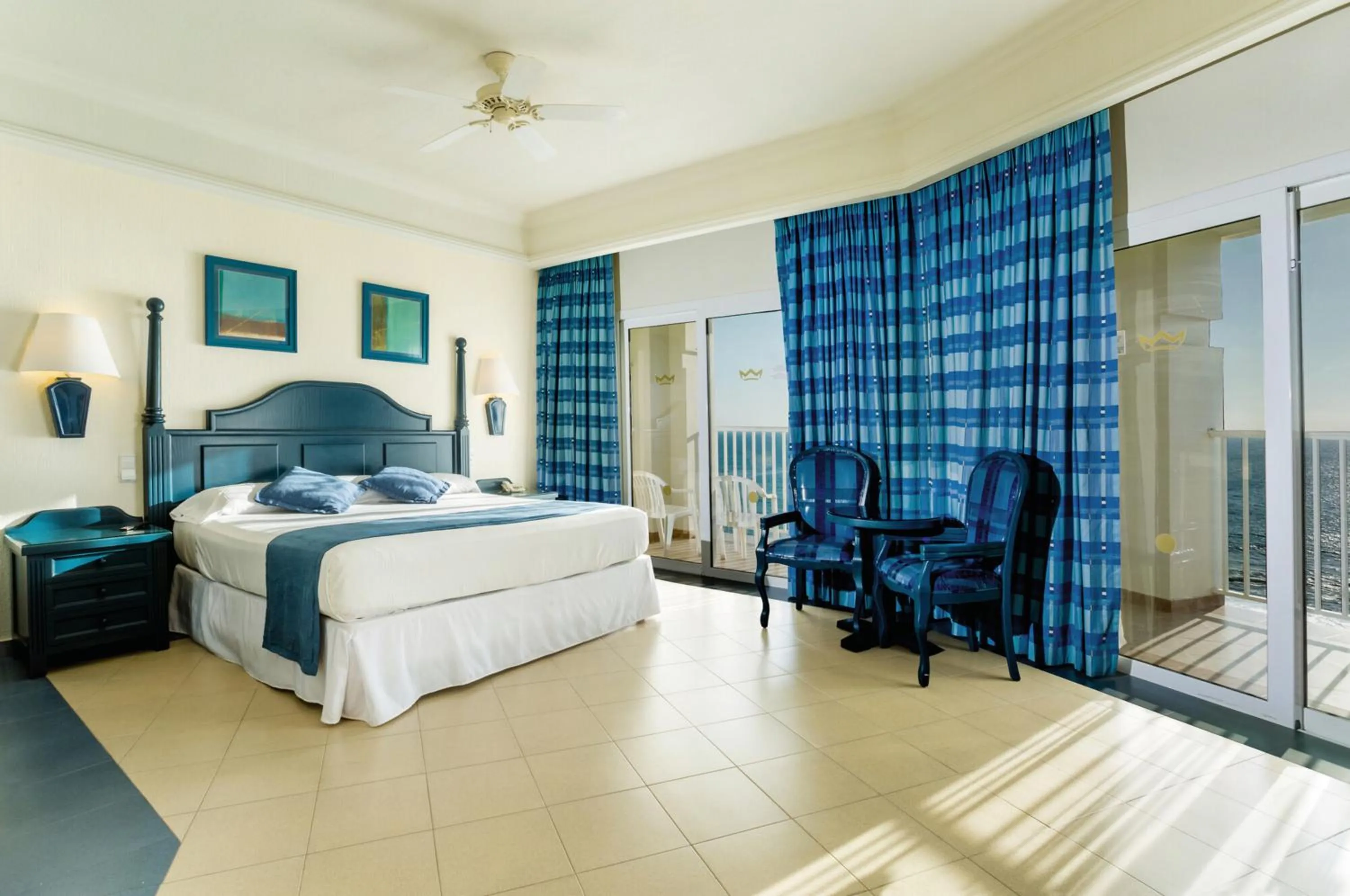 Bed in Riu Emerald Bay - All Inclusive