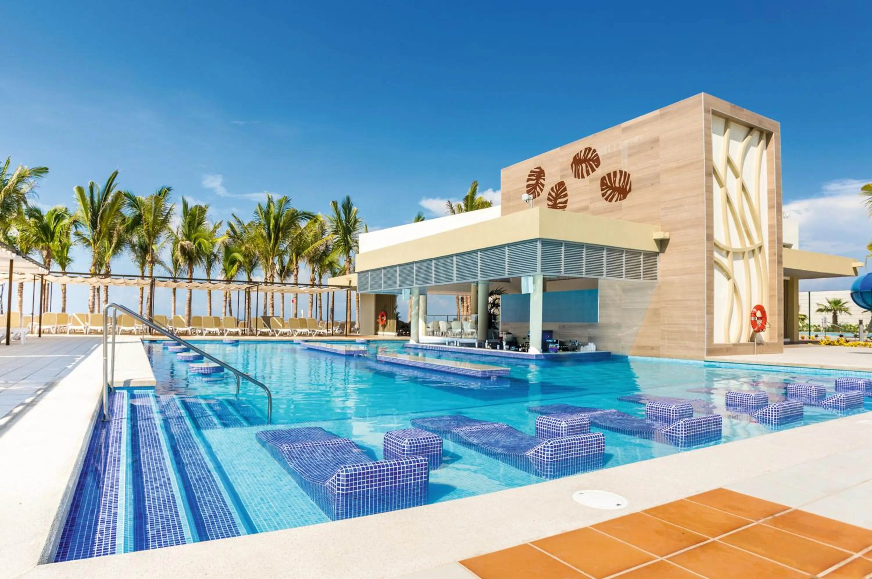 Swimming pool in Riu Emerald Bay - All Inclusive