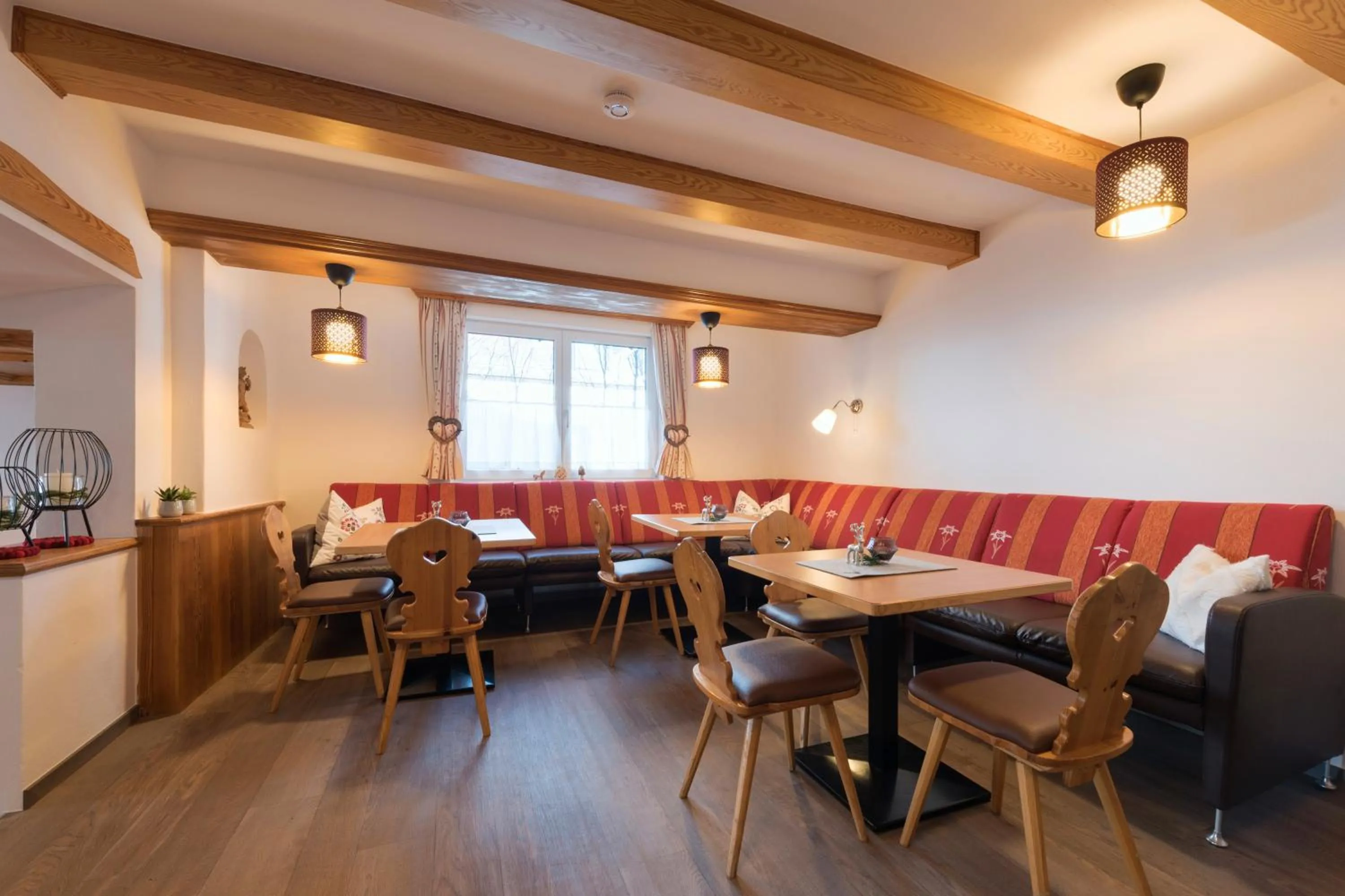 Restaurant/places to eat in Chalet Rosanna