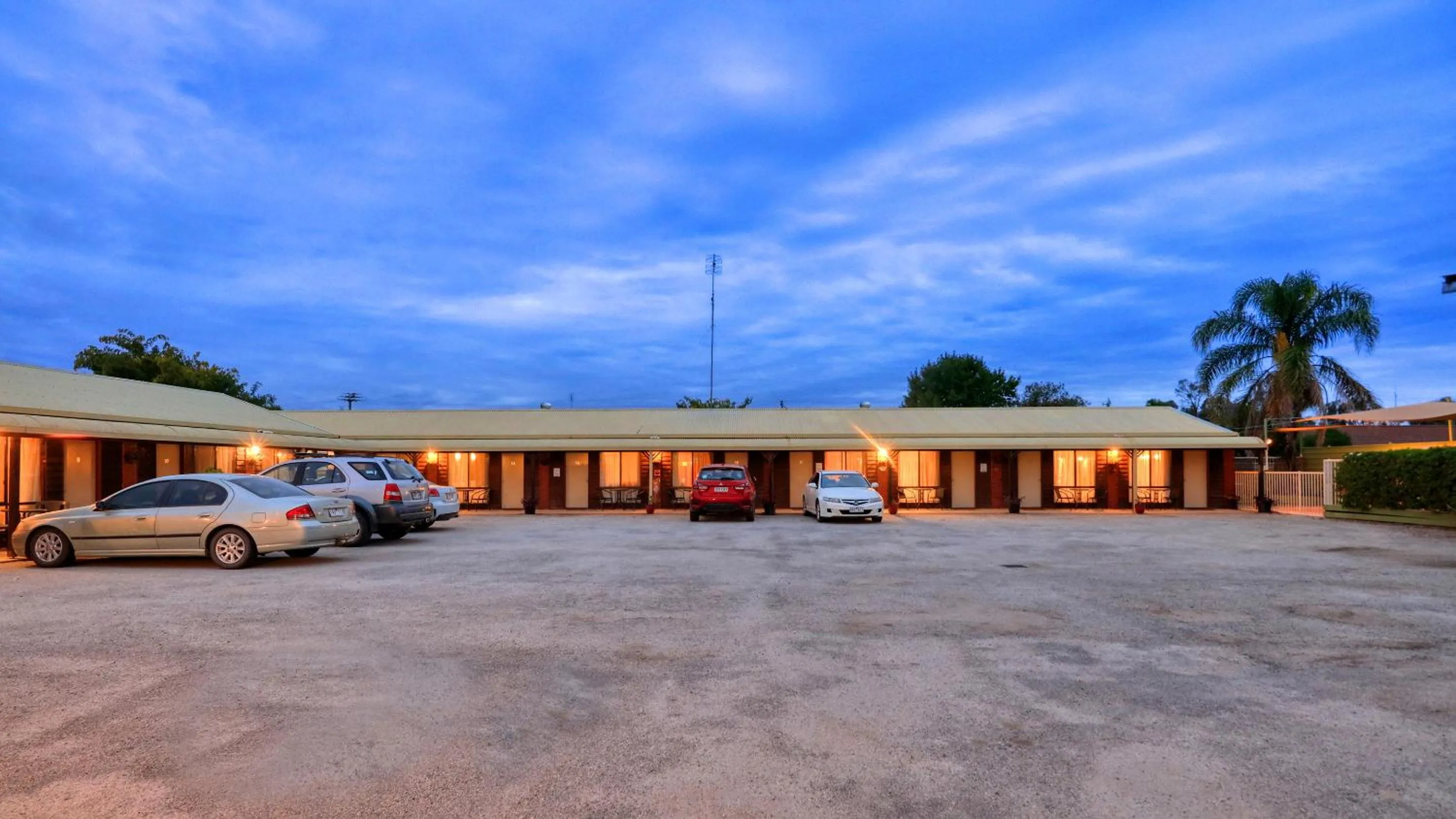 Inner courtyard view in Barham Riverland Motel