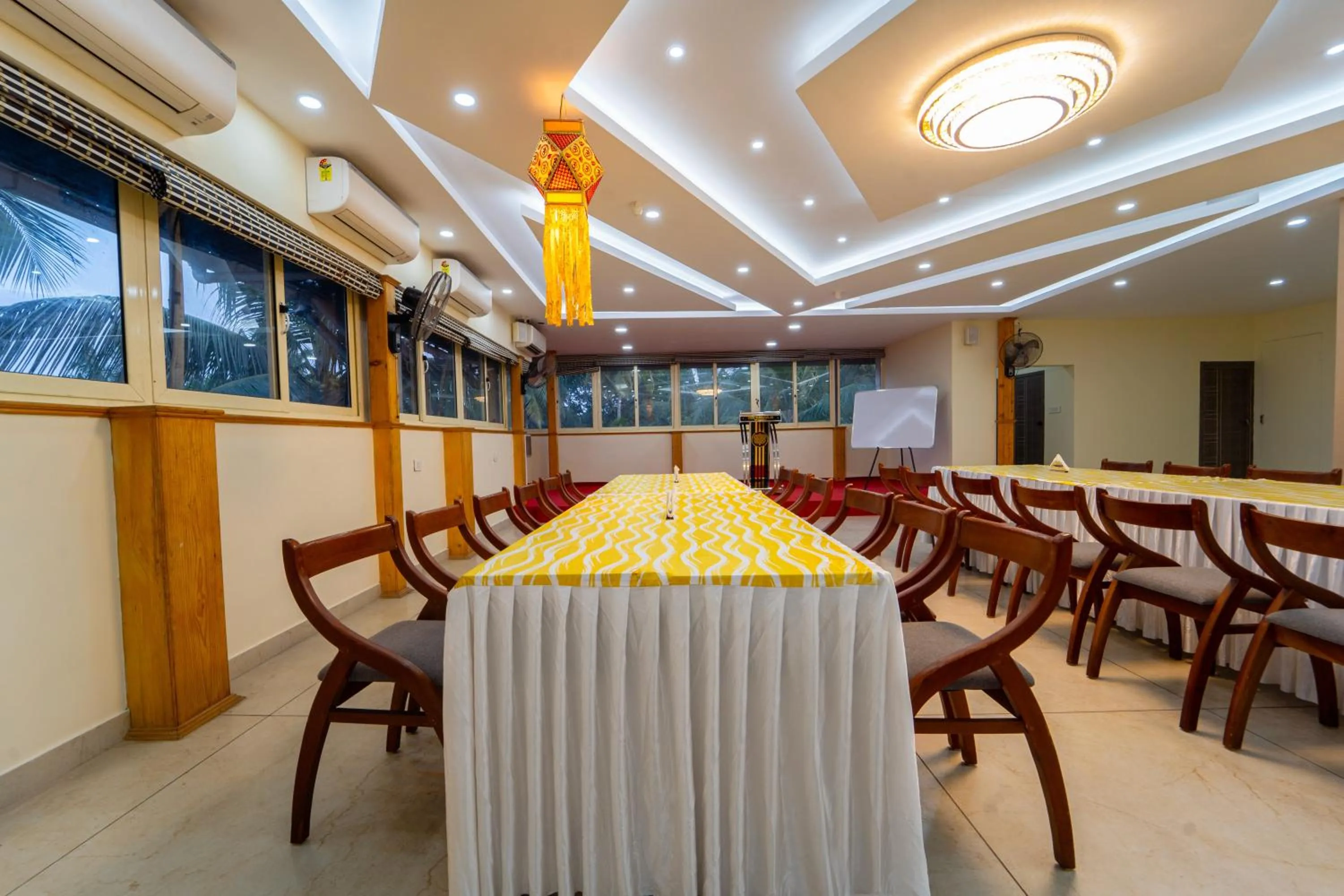 Banquet/Function facilities in Treebo Sree Varshavilas Regency, 500 Mtrs From Guruvayoor Temple