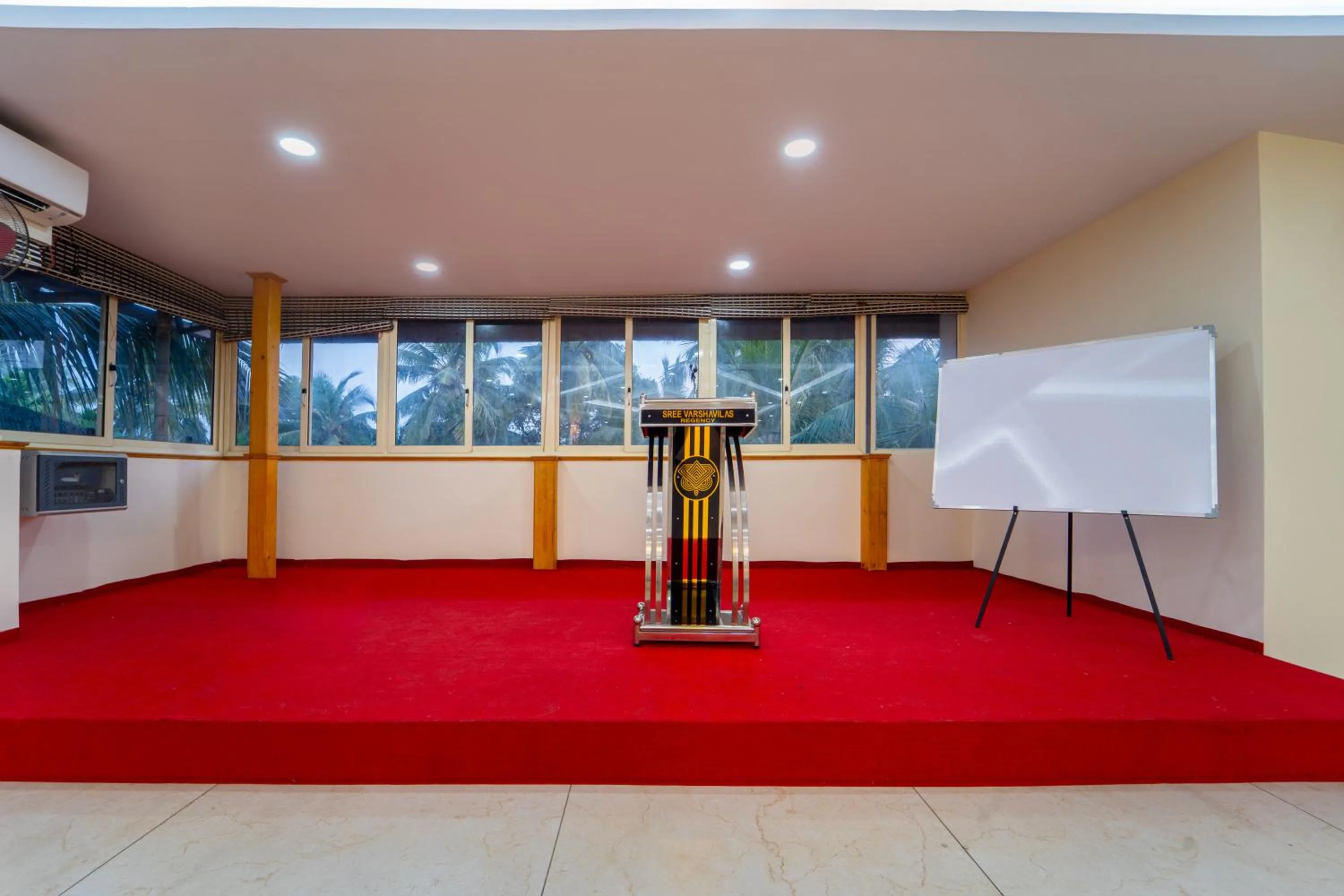 Banquet/Function facilities in Treebo Sree Varshavilas Regency, 500 Mtrs From Guruvayoor Temple