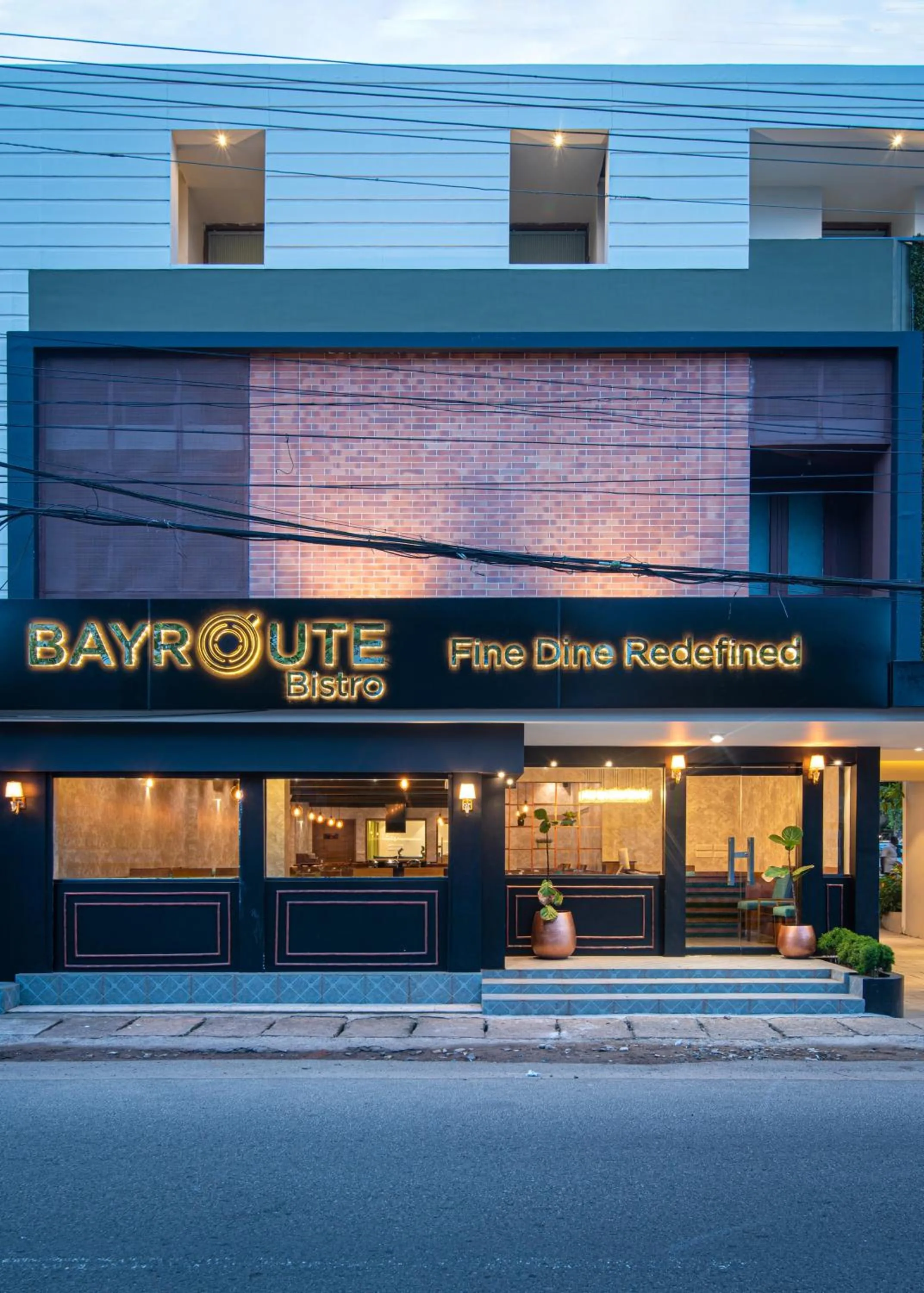 Restaurant/places to eat in Time Square Boutique Hotel & Spa