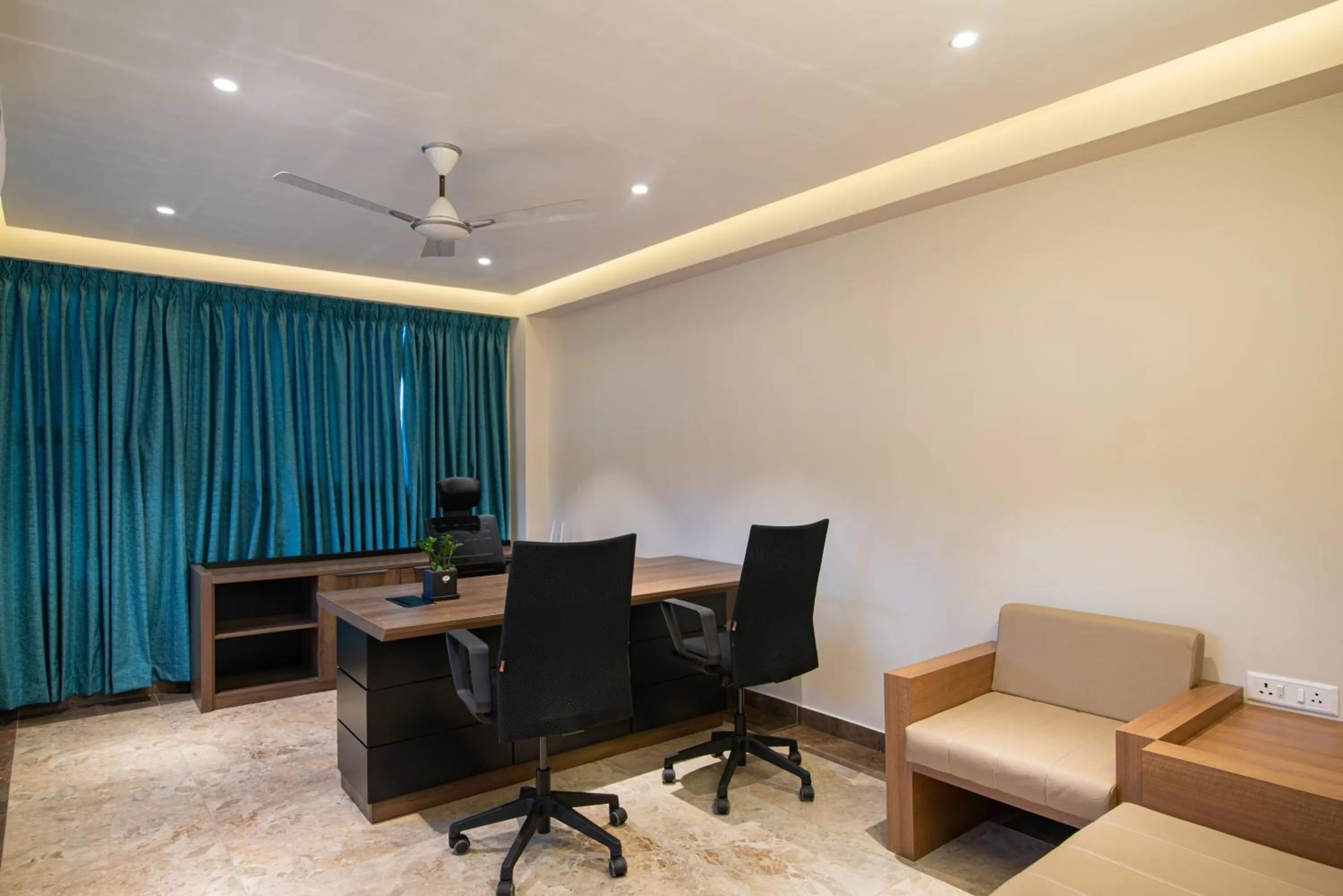 Business facilities in Time Square Boutique Hotel & Spa