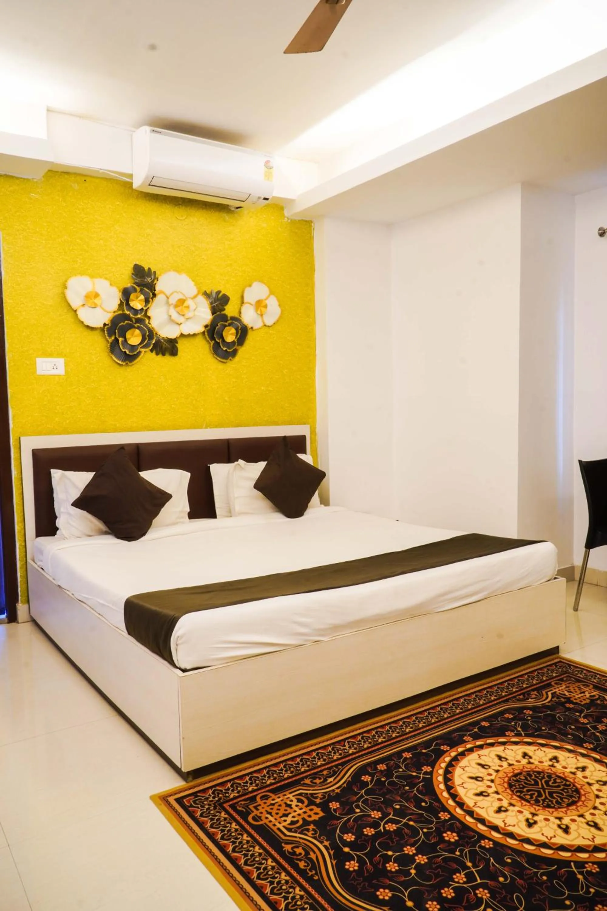 Bedroom, Bed in Grand Resort