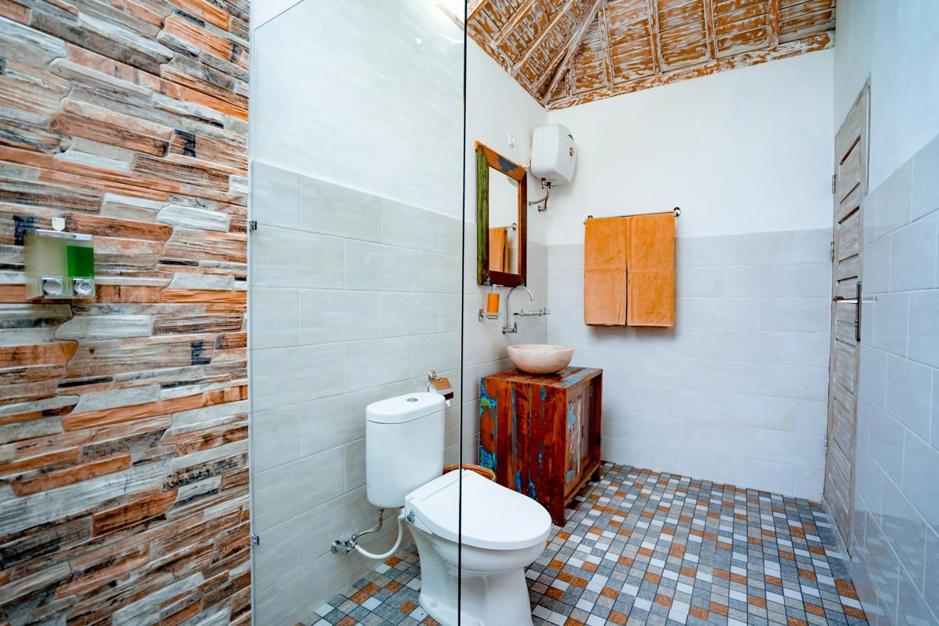 Shower in Gara Gara Sea View