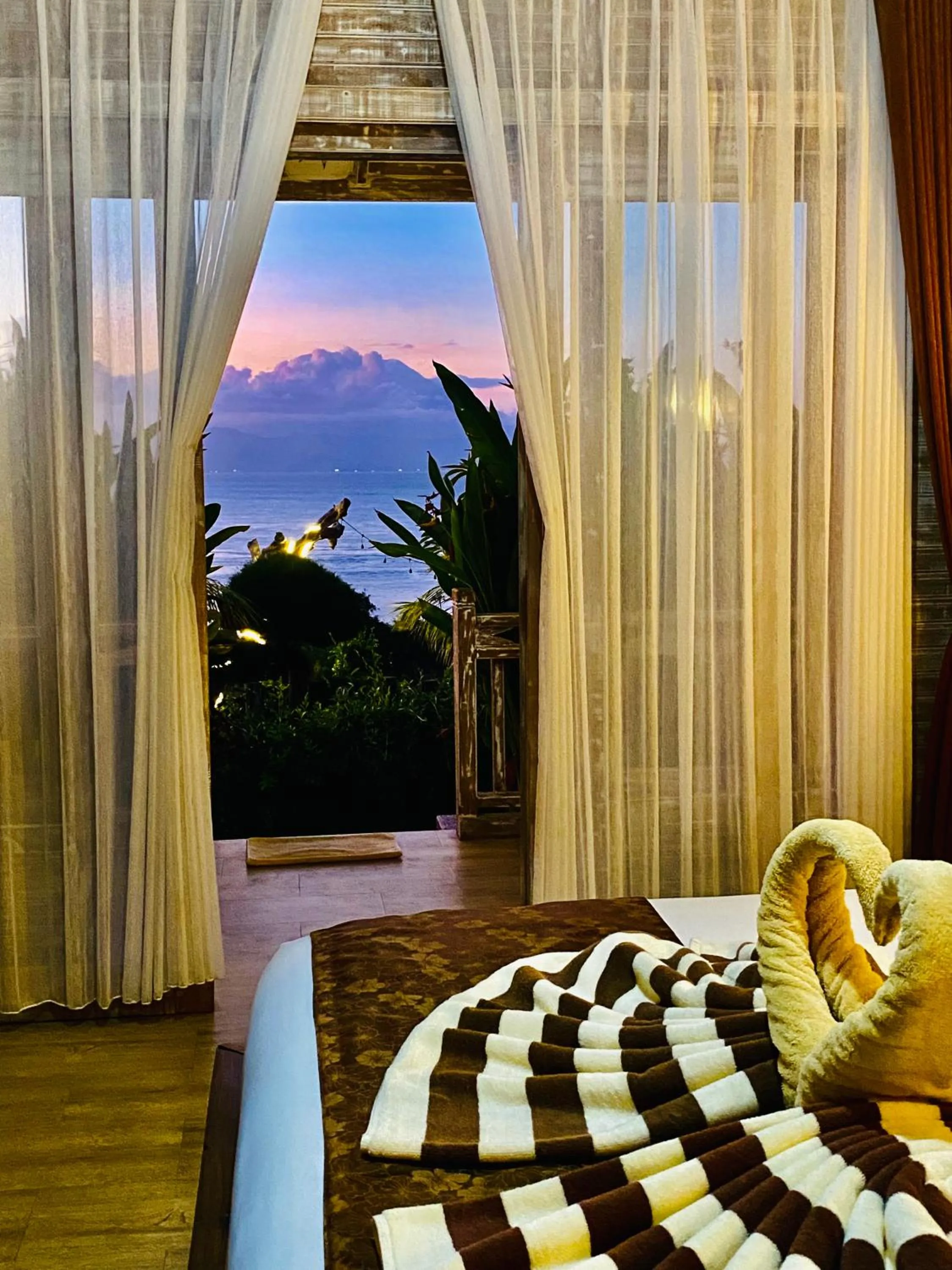 Mountain view, Bed in Gara Gara Sea View