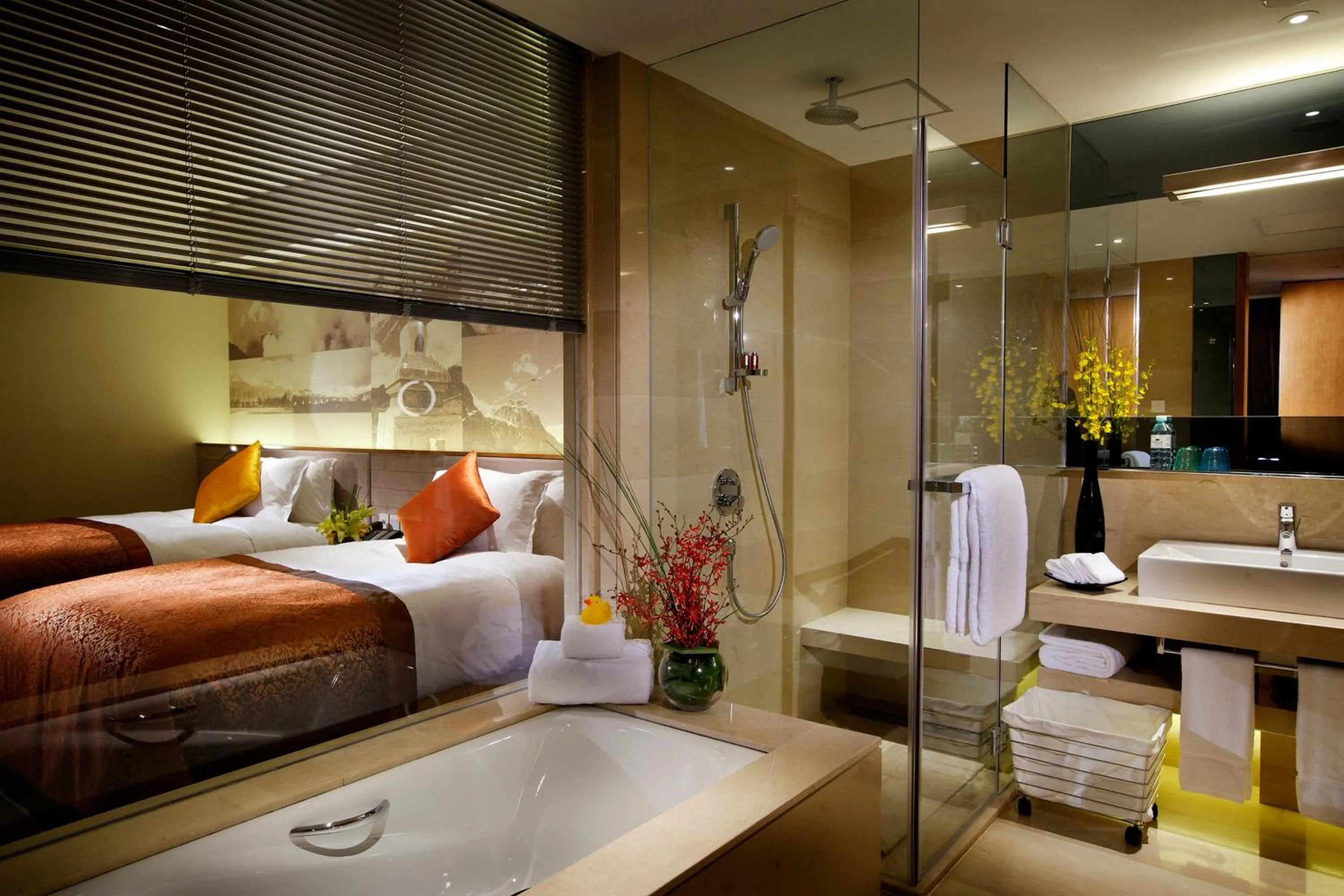 Bathroom, Bed in Crowne Plaza Beijing Sun Palace, an IHG Hotel