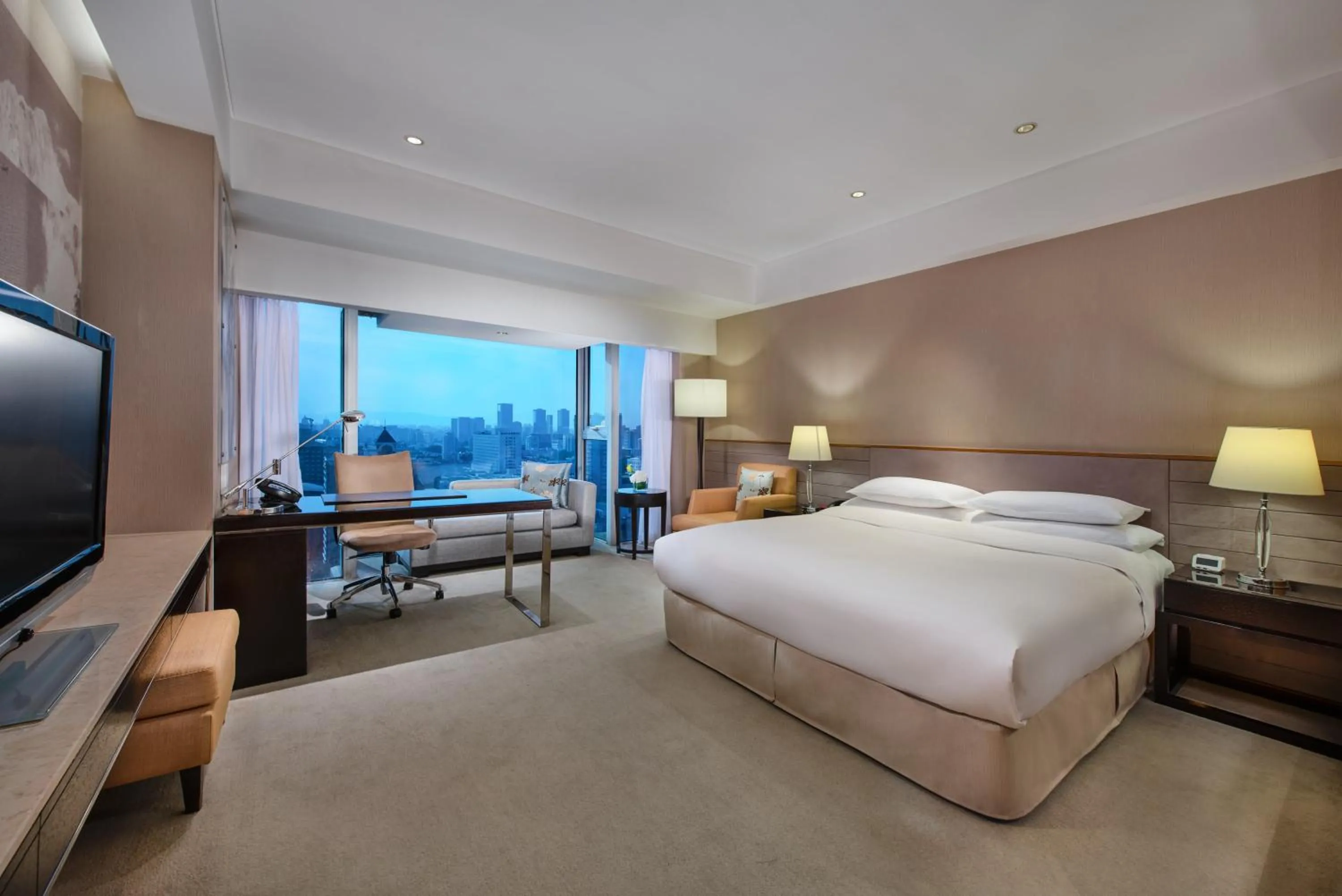 Photo of the whole room, Bed in Crowne Plaza Beijing Sun Palace, an IHG Hotel