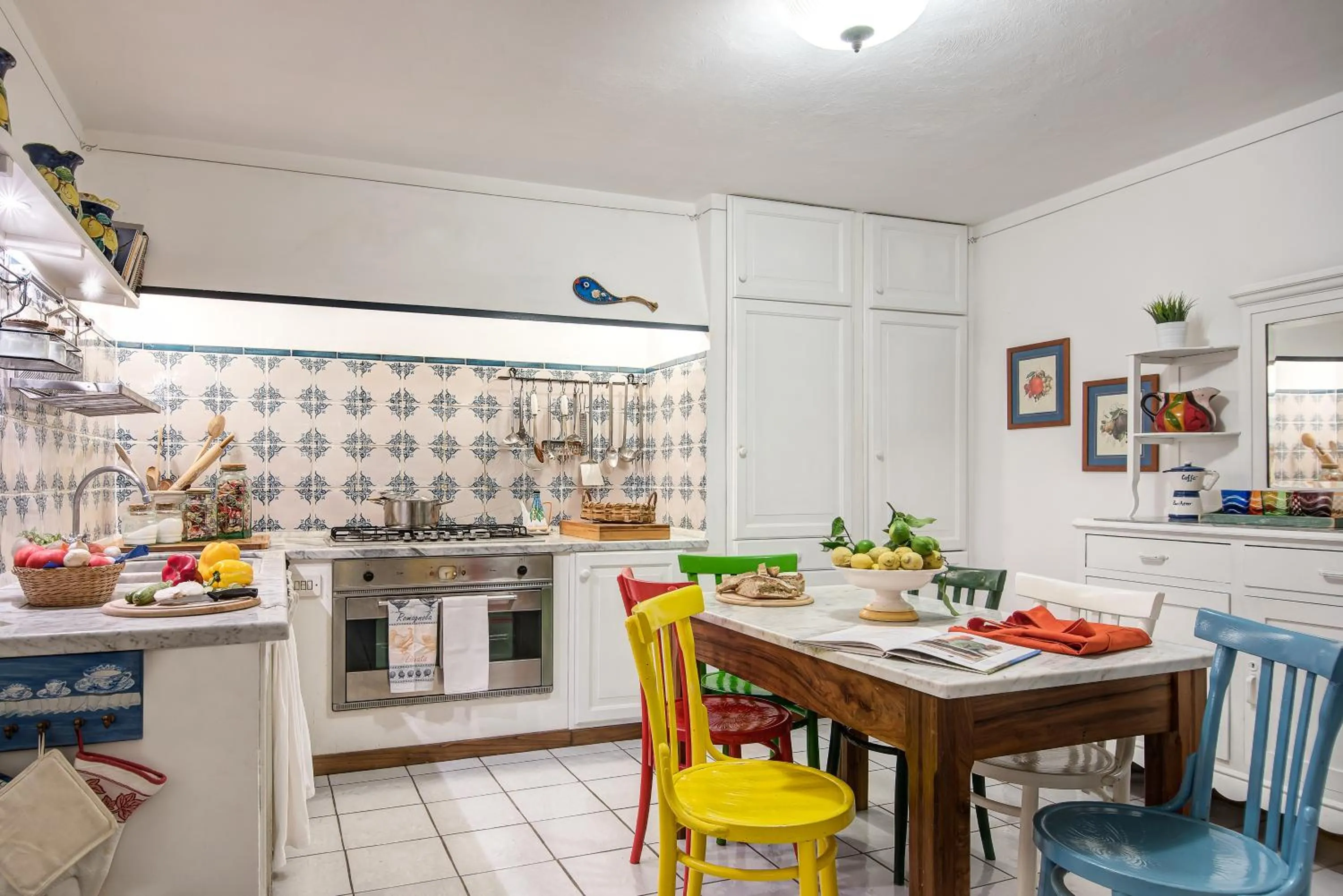 Kitchen or kitchenette in Country Lemonvilla