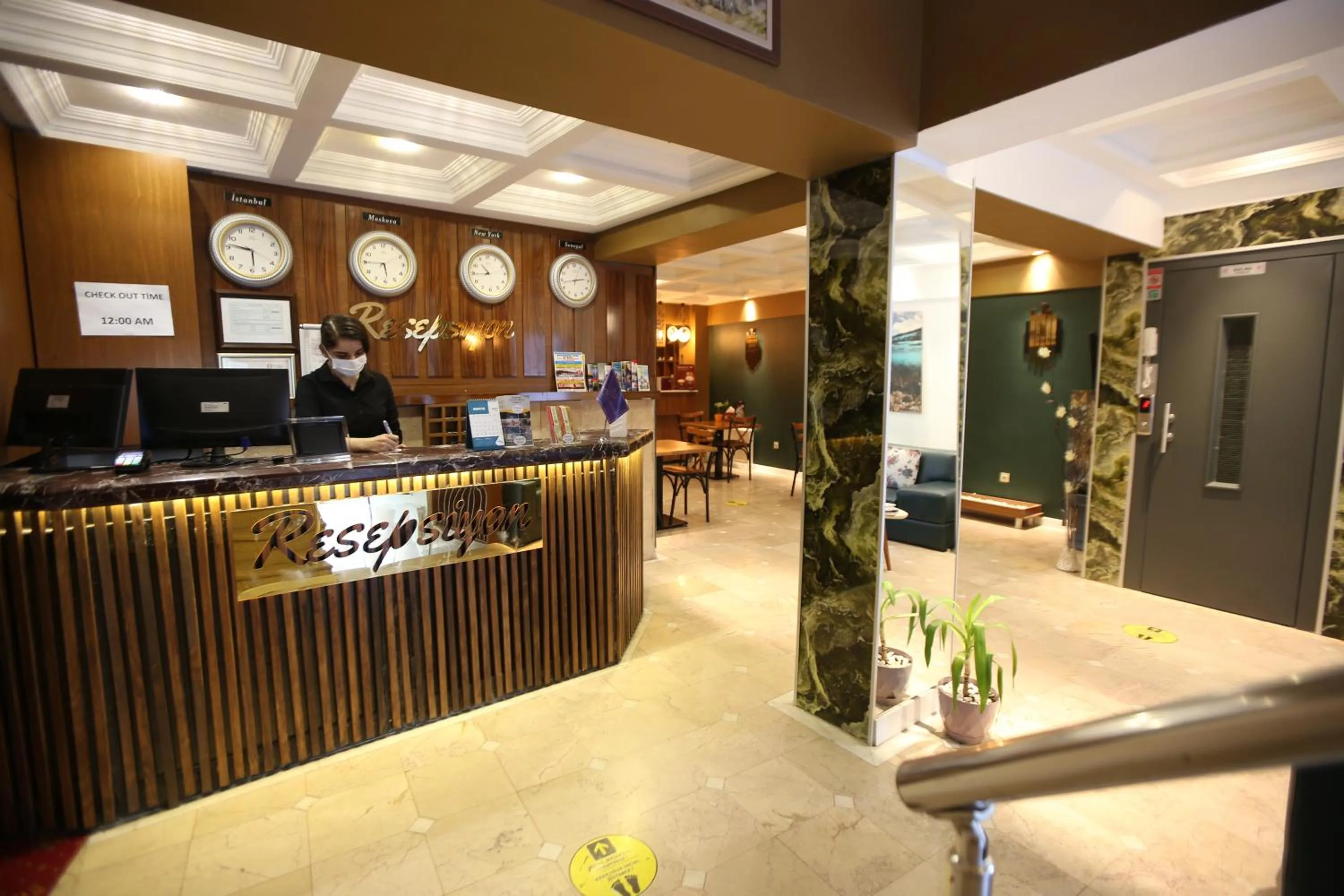 TV and multimedia in Ozio İstanbul Hotel