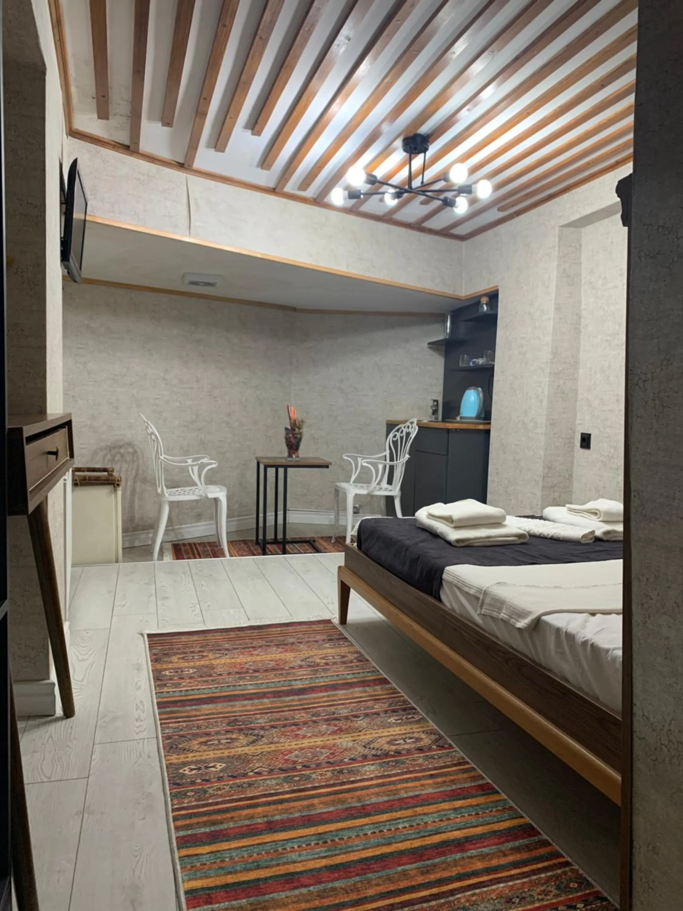 Photo of the whole room, Bed in Valeria House