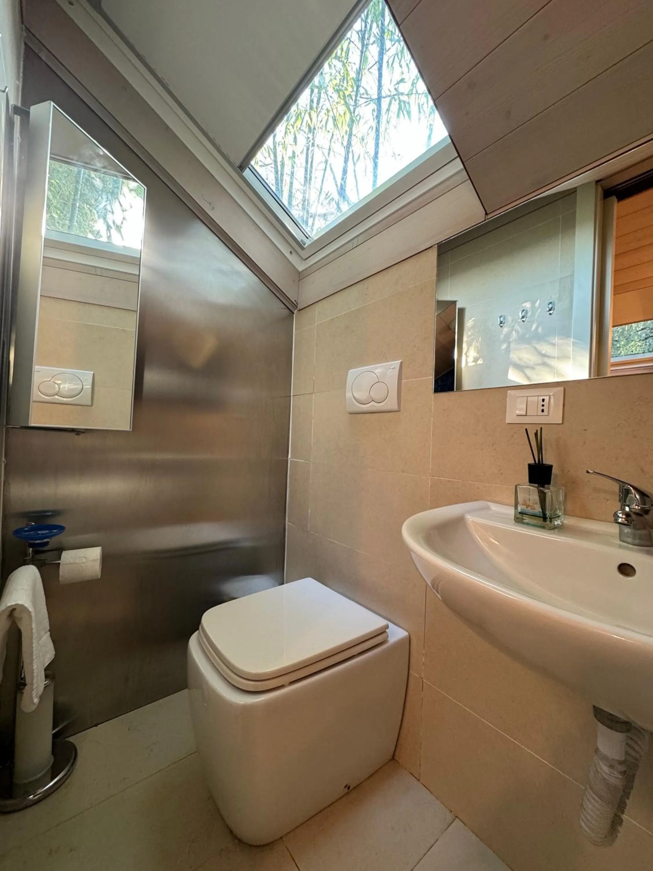 Toilet in Palazzo delle Biscie - Old Tower & Village