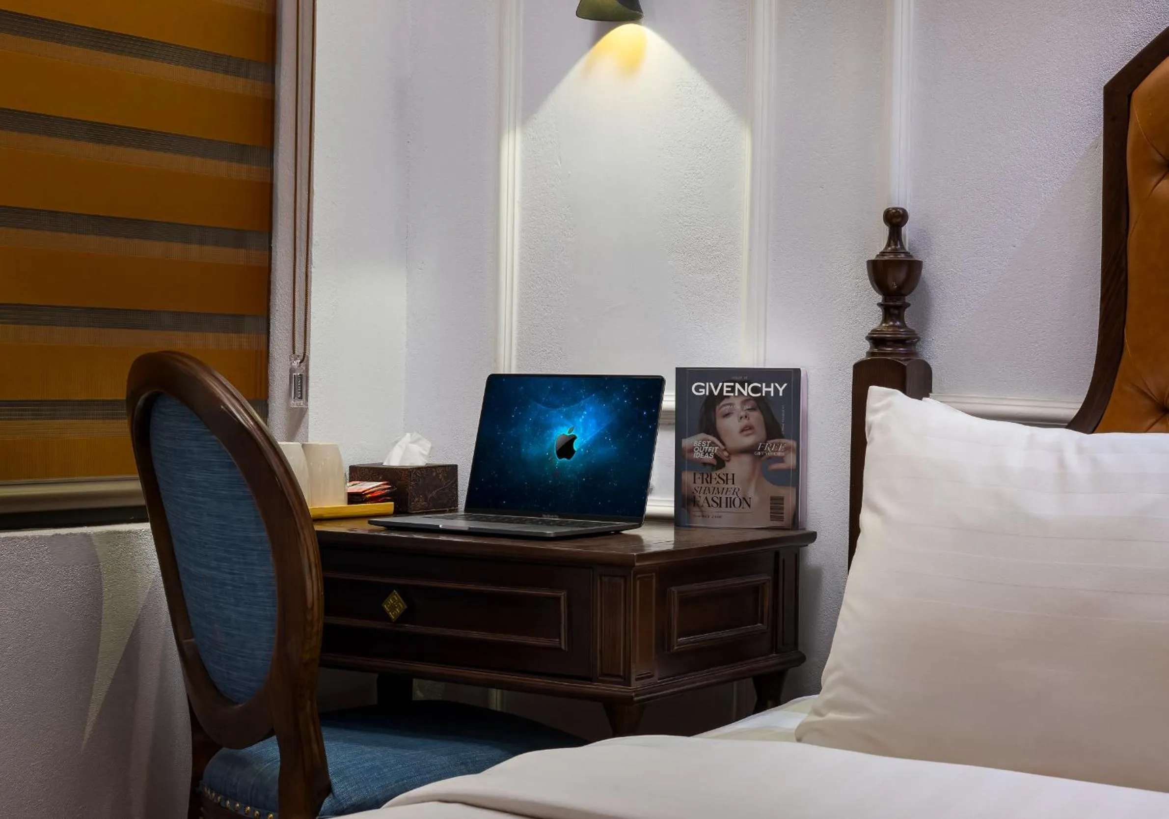 Bedroom, Bed in Paddy Hotel