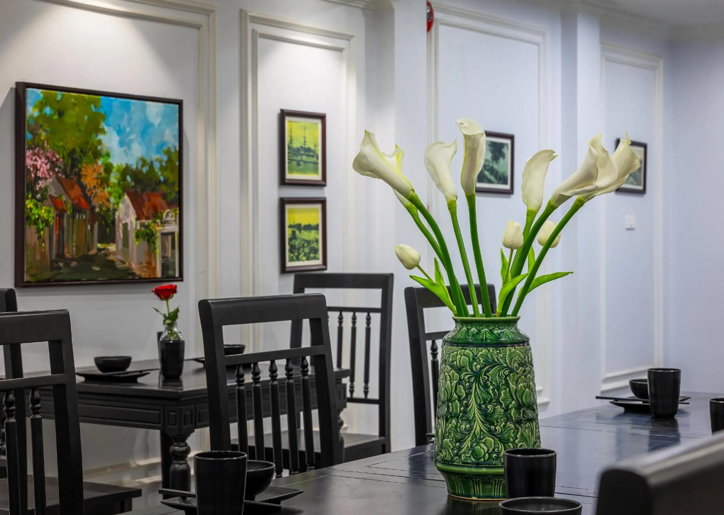 Restaurant/places to eat in Paddy Hotel