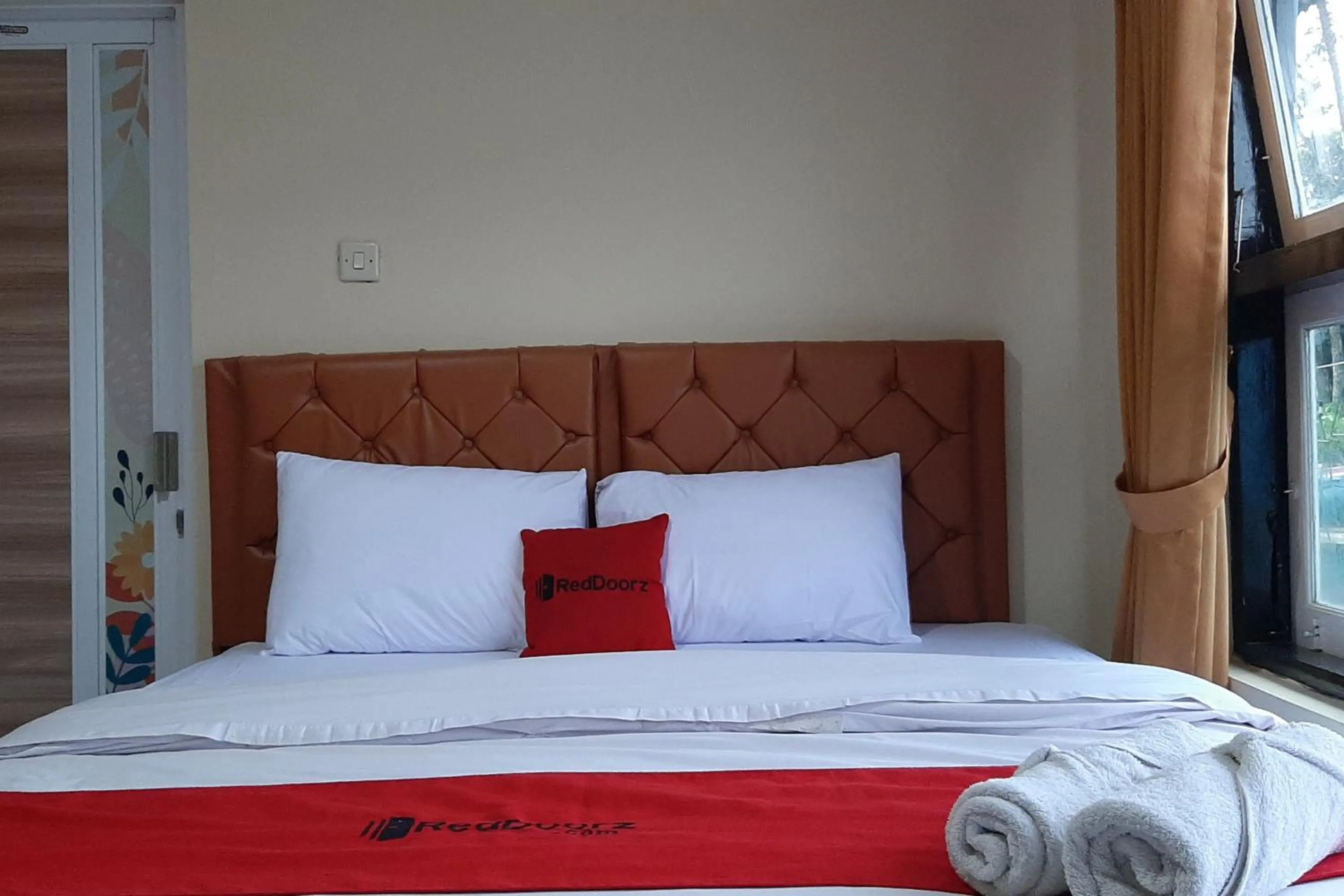 Bed in RedDoorz At Hotel Pakem Sari Kaliurang