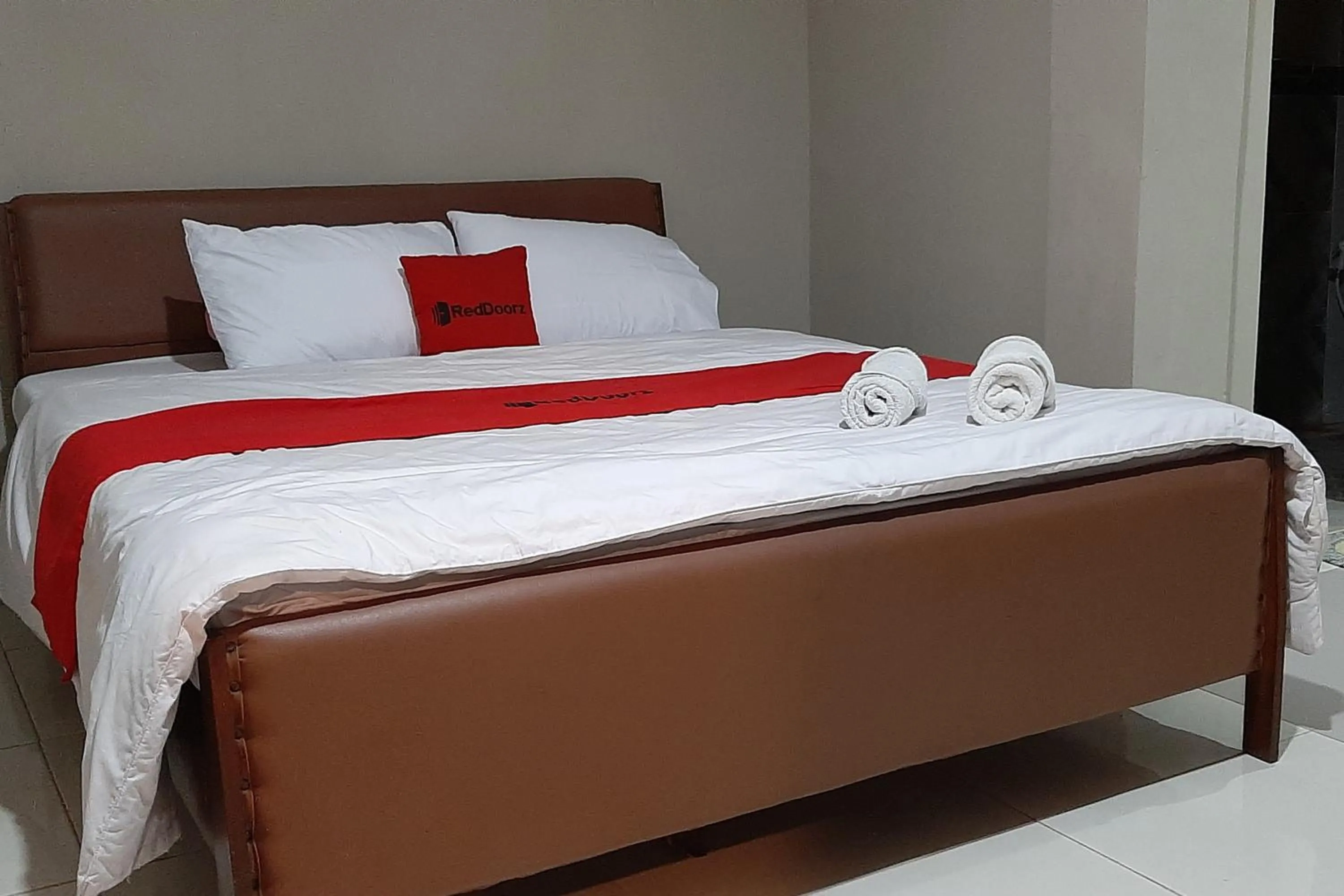 Bed in RedDoorz At Hotel Pakem Sari Kaliurang