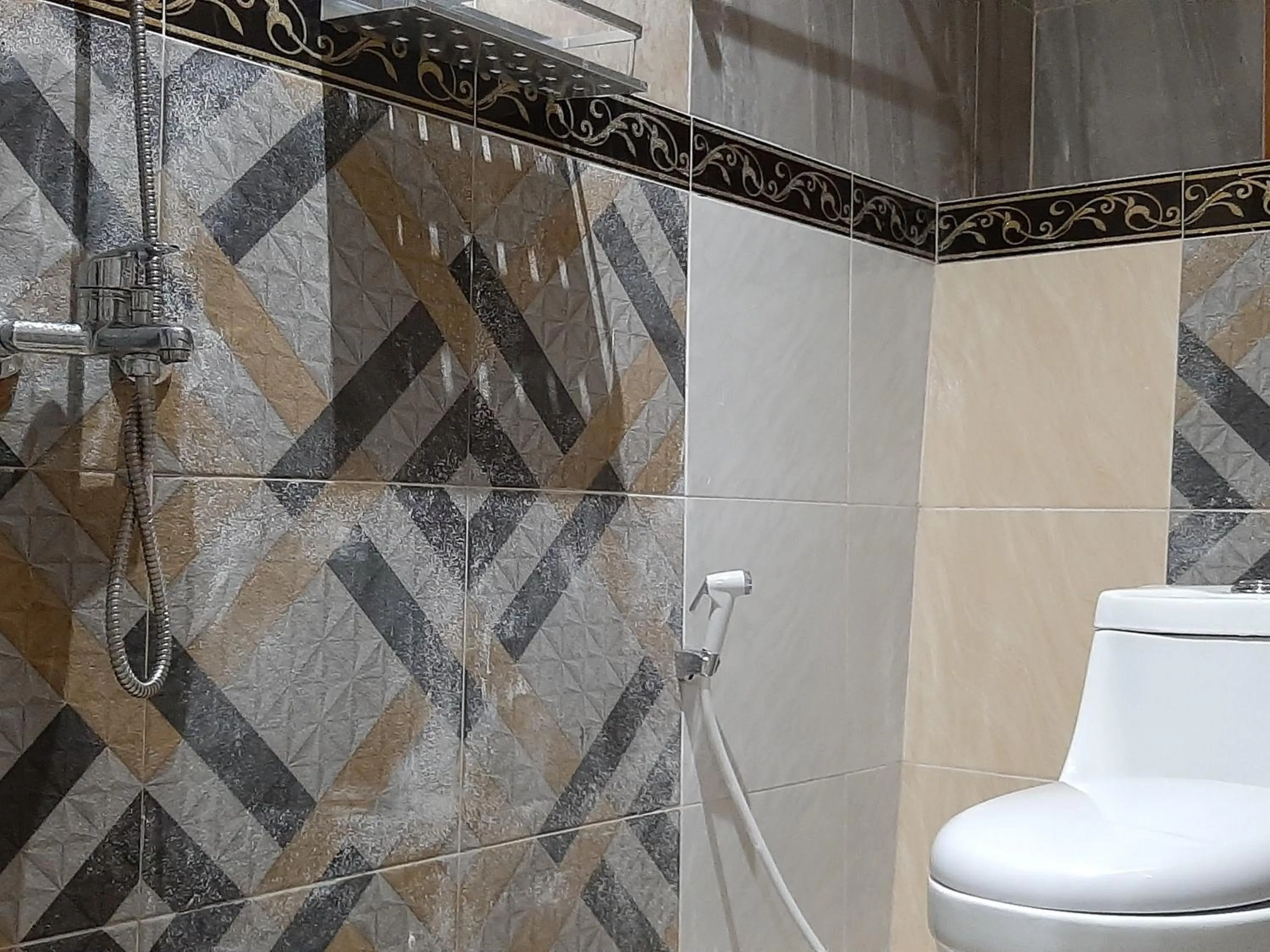 Bathroom in RedDoorz At Hotel Pakem Sari Kaliurang