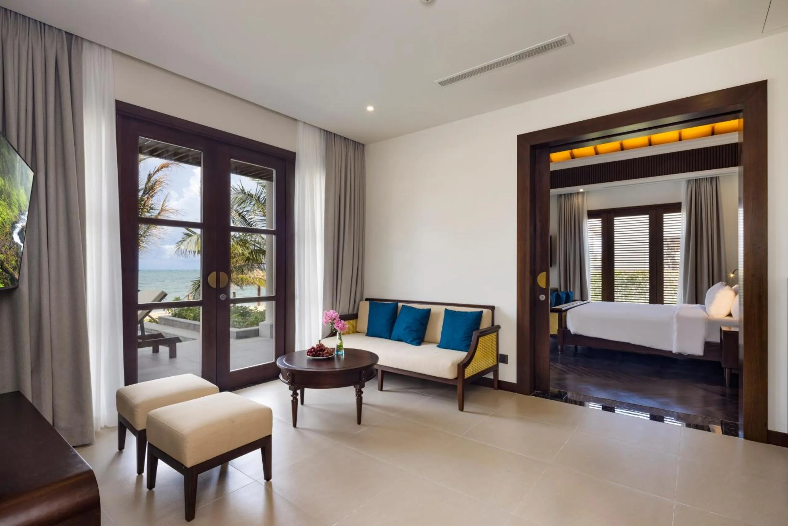 Living room, Bed in Hoan My Resort - Ninh Chu