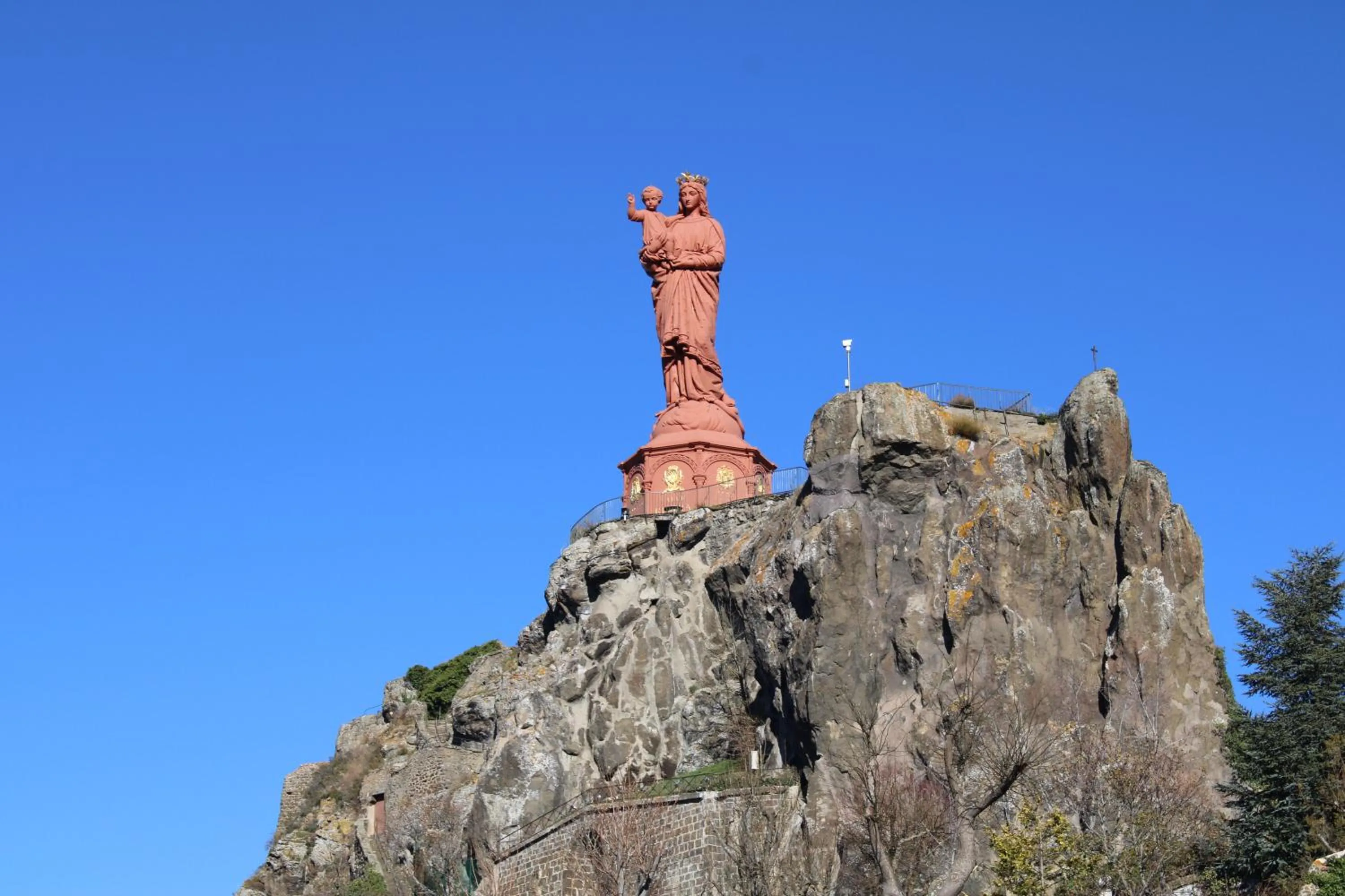 Nearby landmark in Les Cimes du Puy-en-Velay