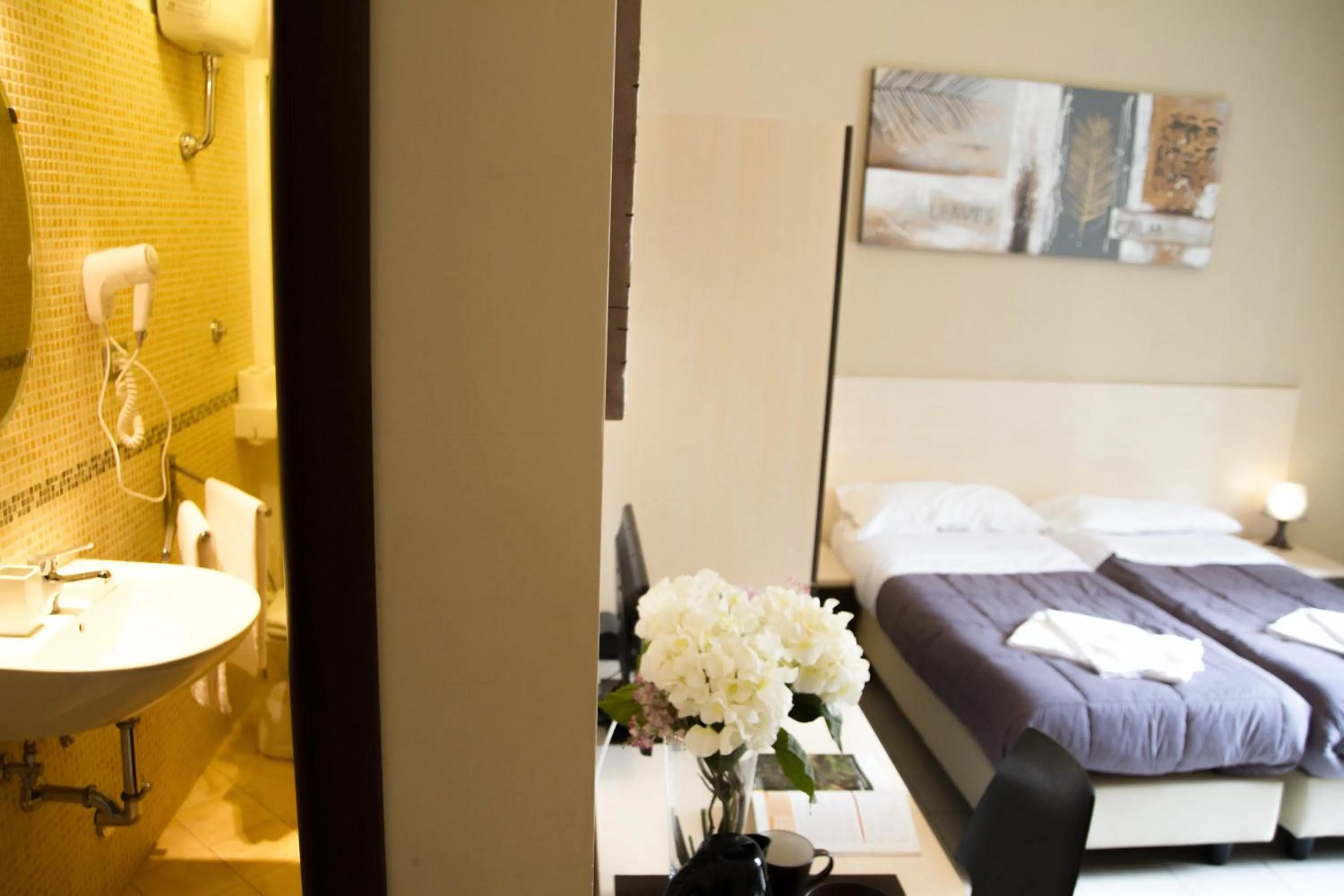 Bedroom, Bed in Mosaic Central Guest House