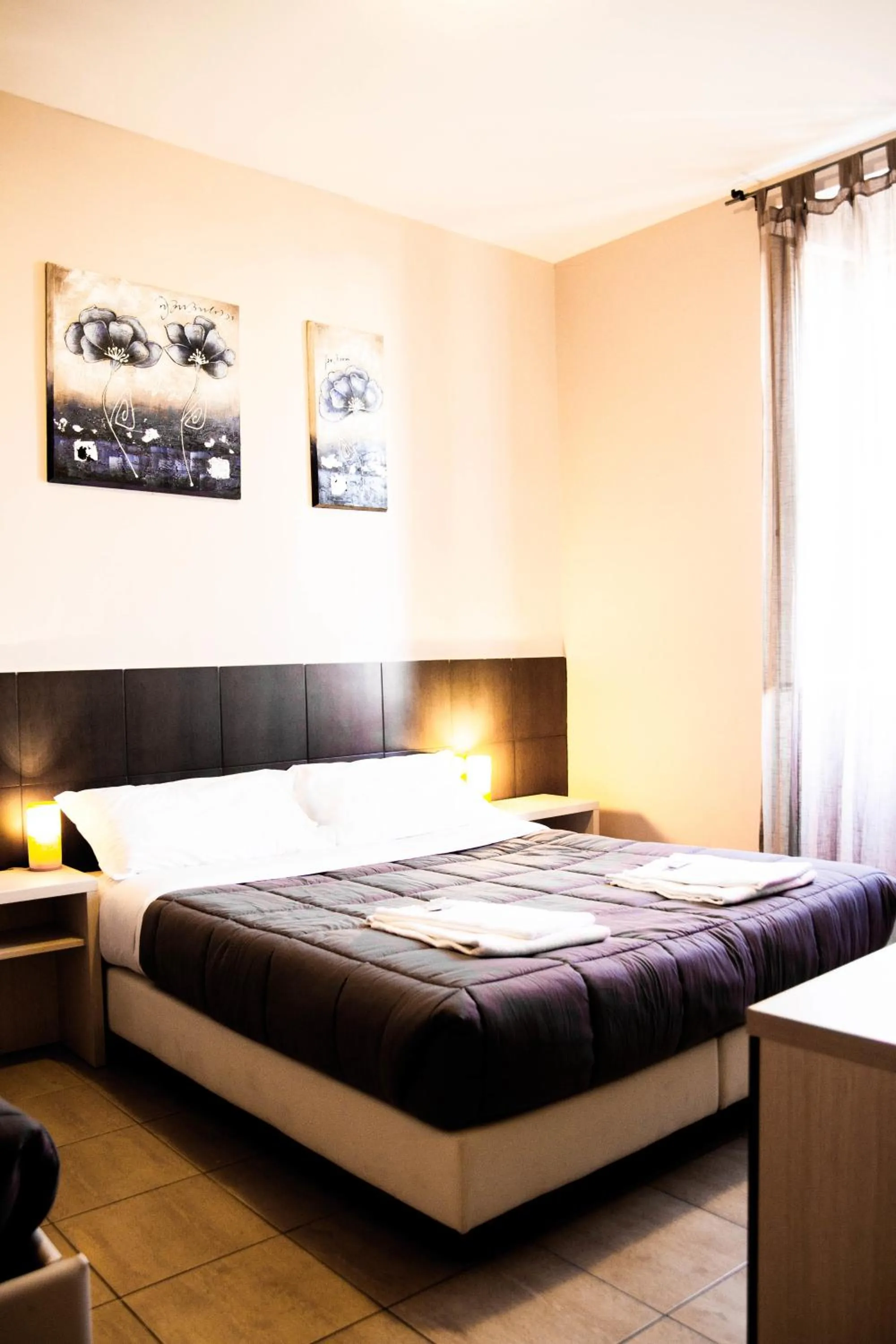 Bedroom, Bed in Mosaic Central Guest House