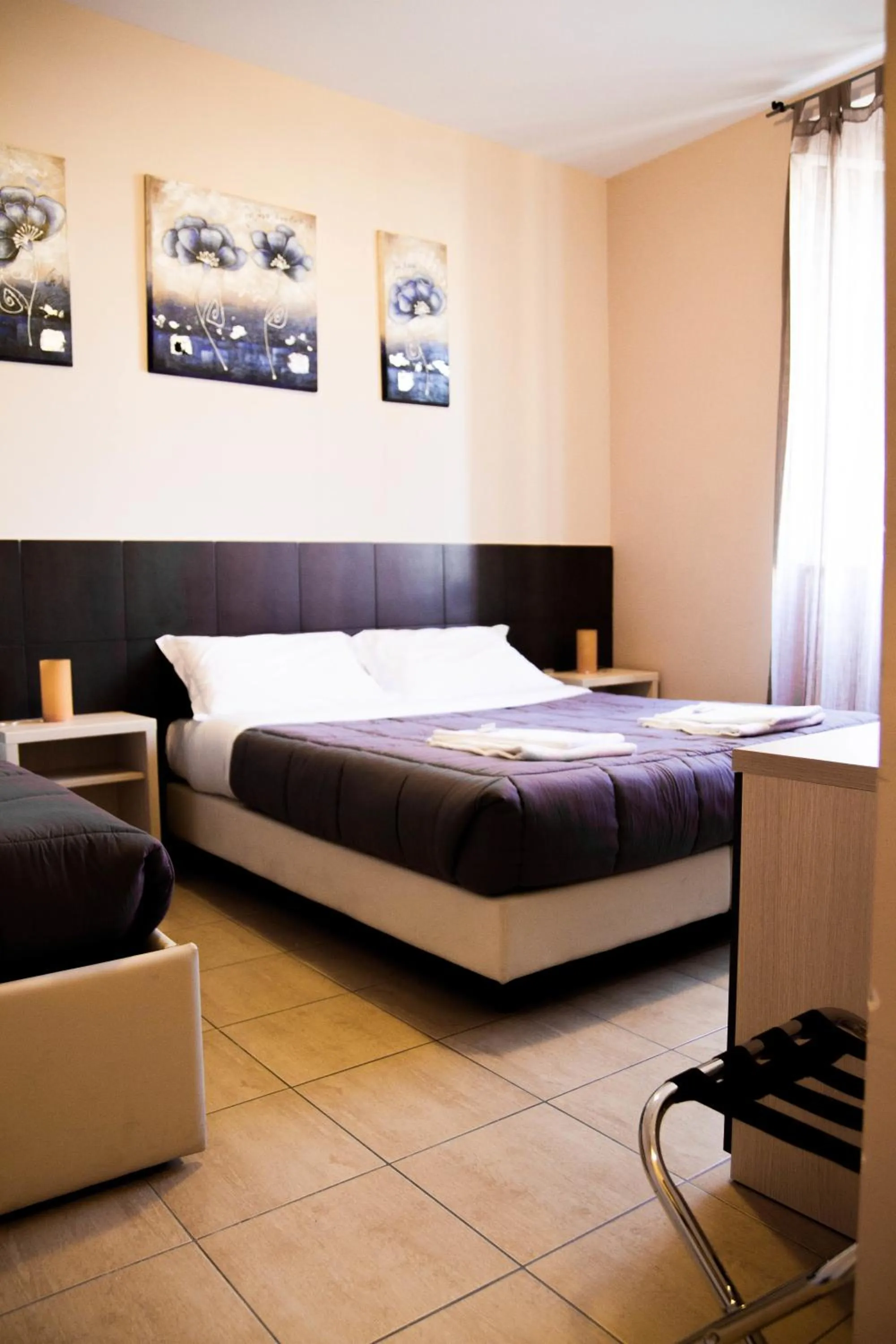 Bedroom, Bed in Mosaic Central Guest House