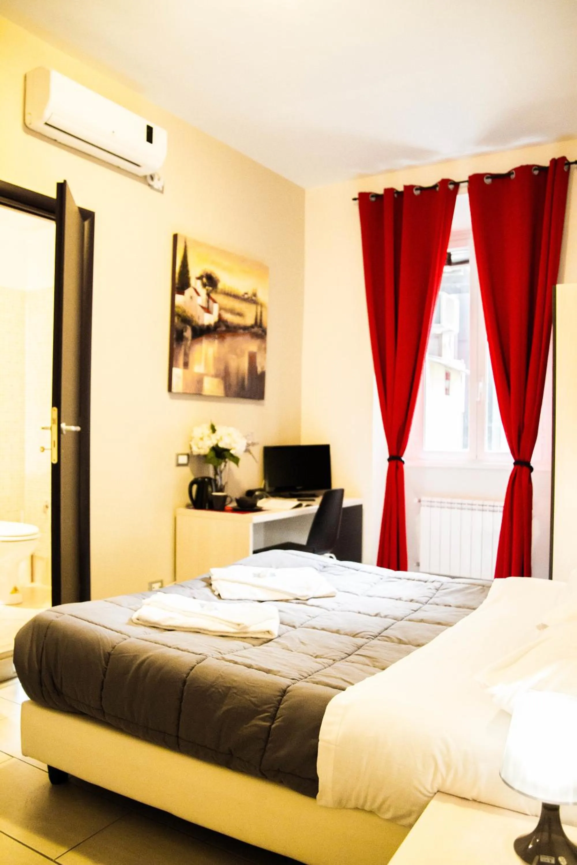 Bedroom, Bed in Mosaic Central Guest House