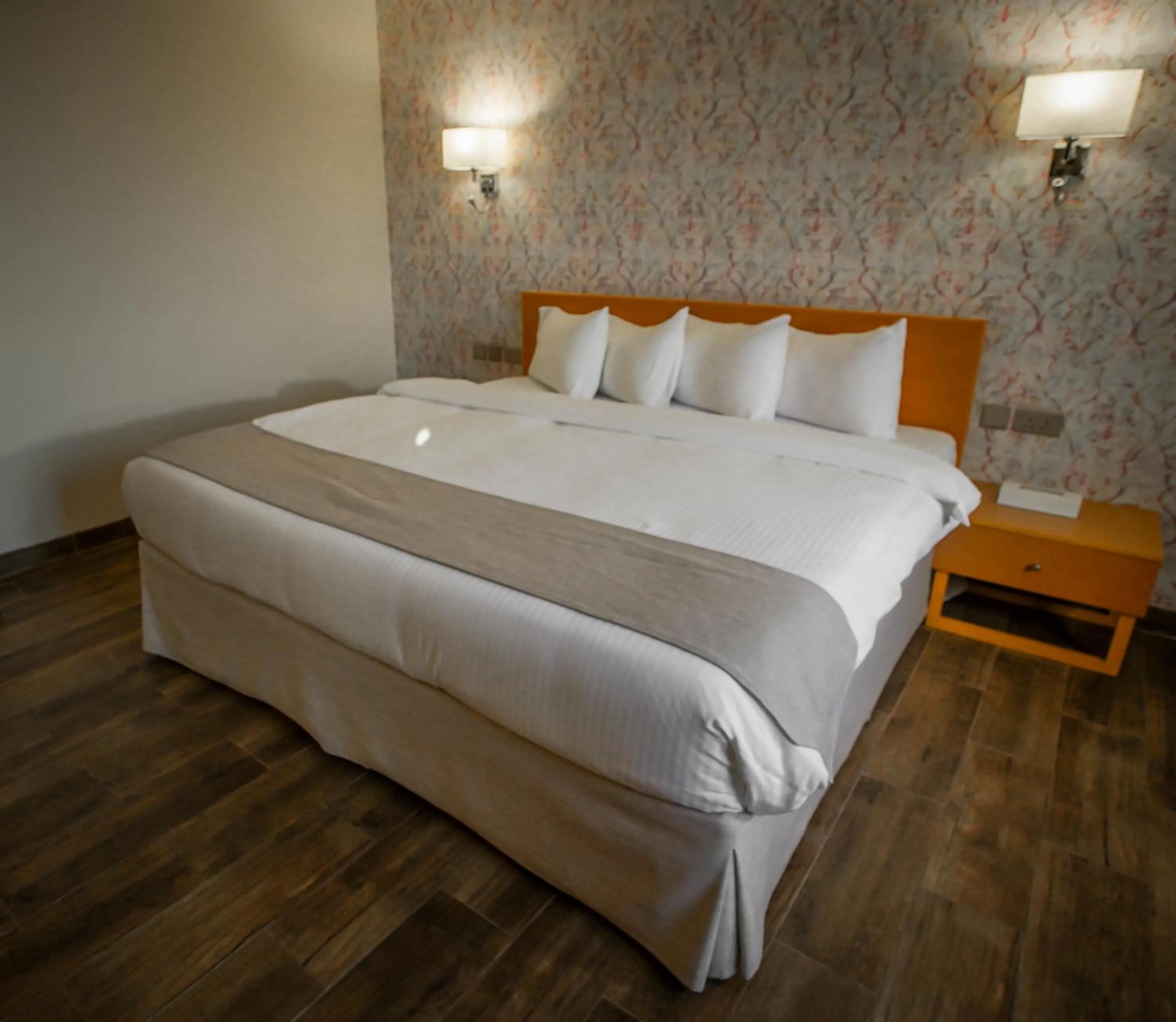 Bedroom, Bed in Sama Muscat Hotel