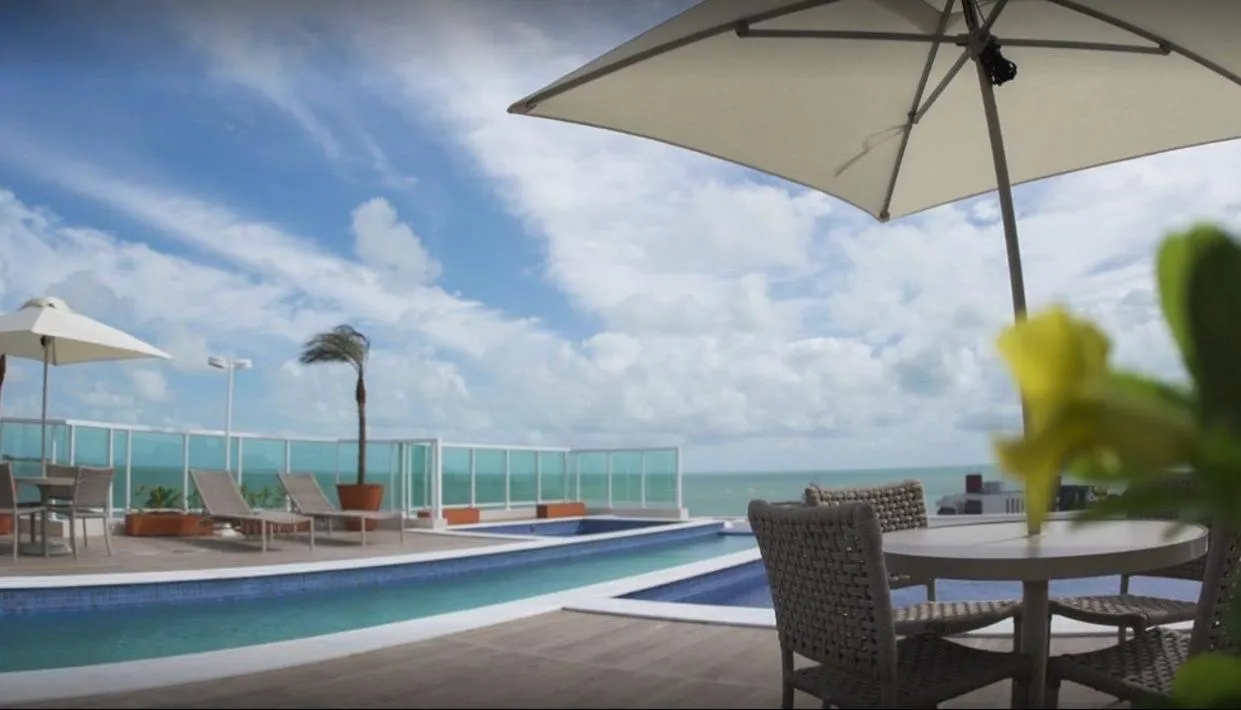 Pool view in Atlântico Norte