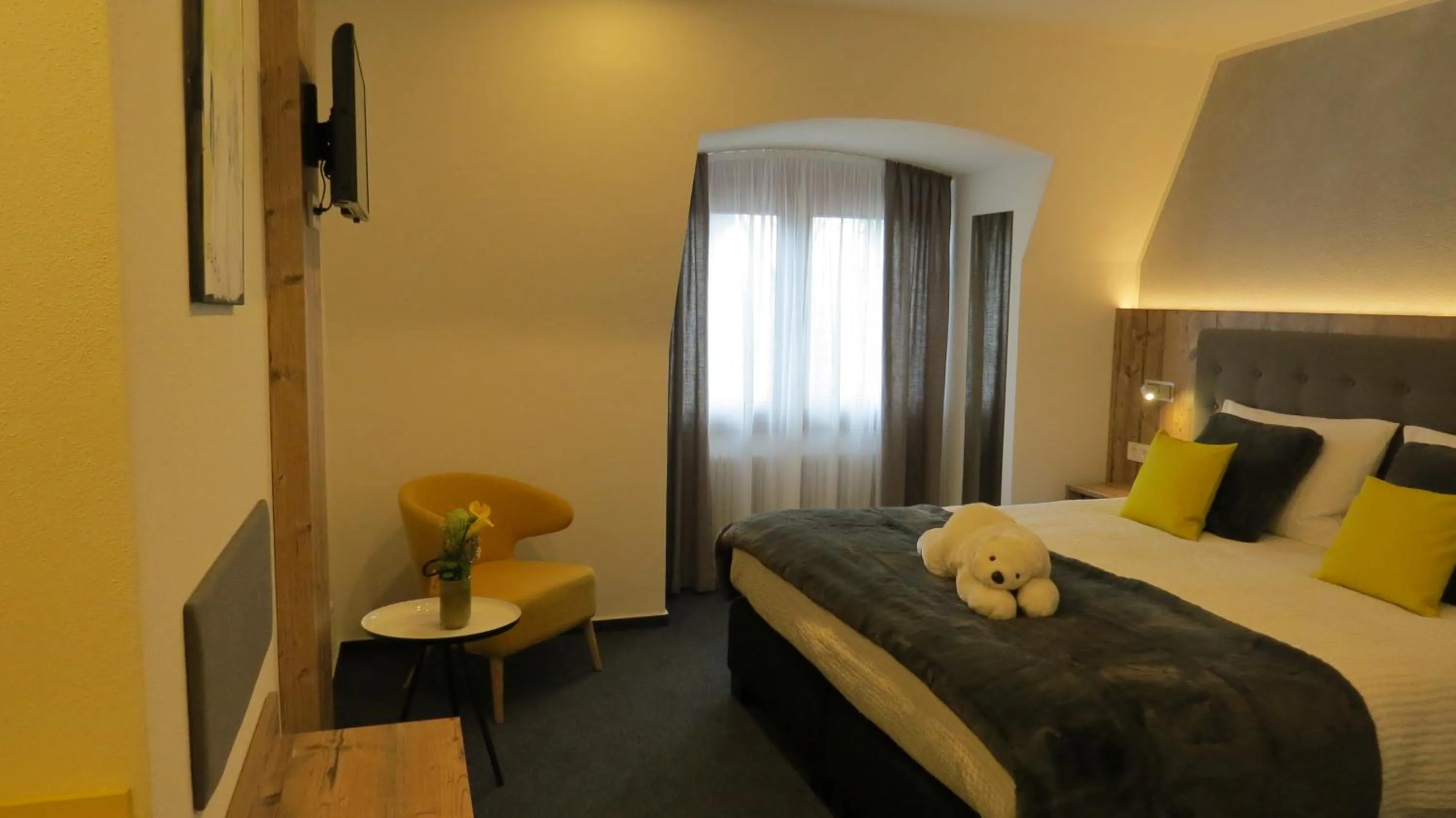 Photo of the whole room, Bed in Hotel Drei Morgen