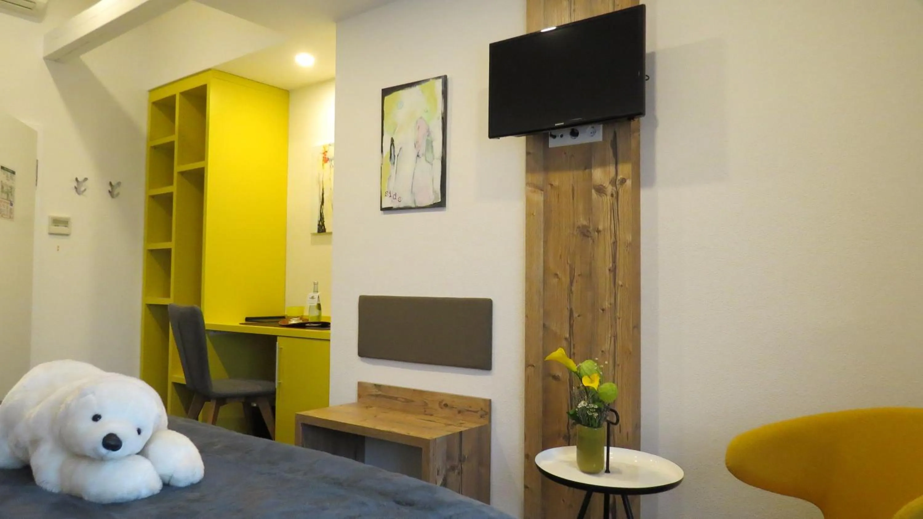 Photo of the whole room in Hotel Drei Morgen