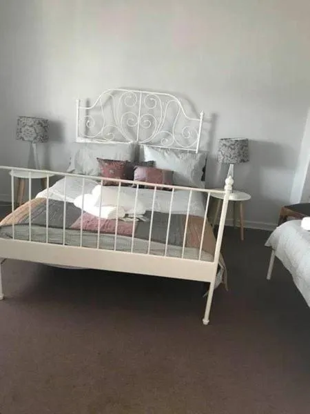 Bed in Hotel Koorawatha