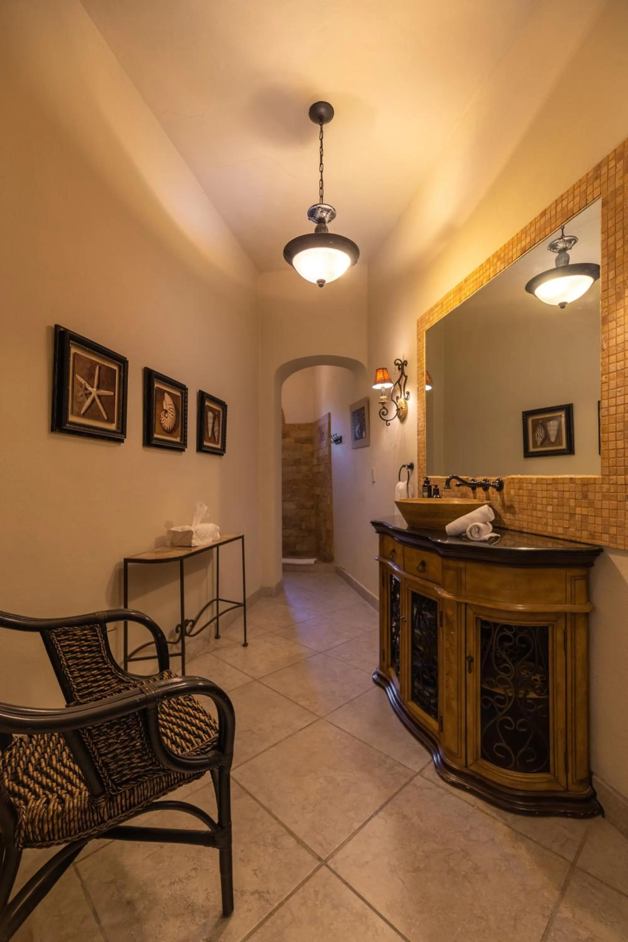 hair dresser in Casa Las Palmas, San Miguel de Allende