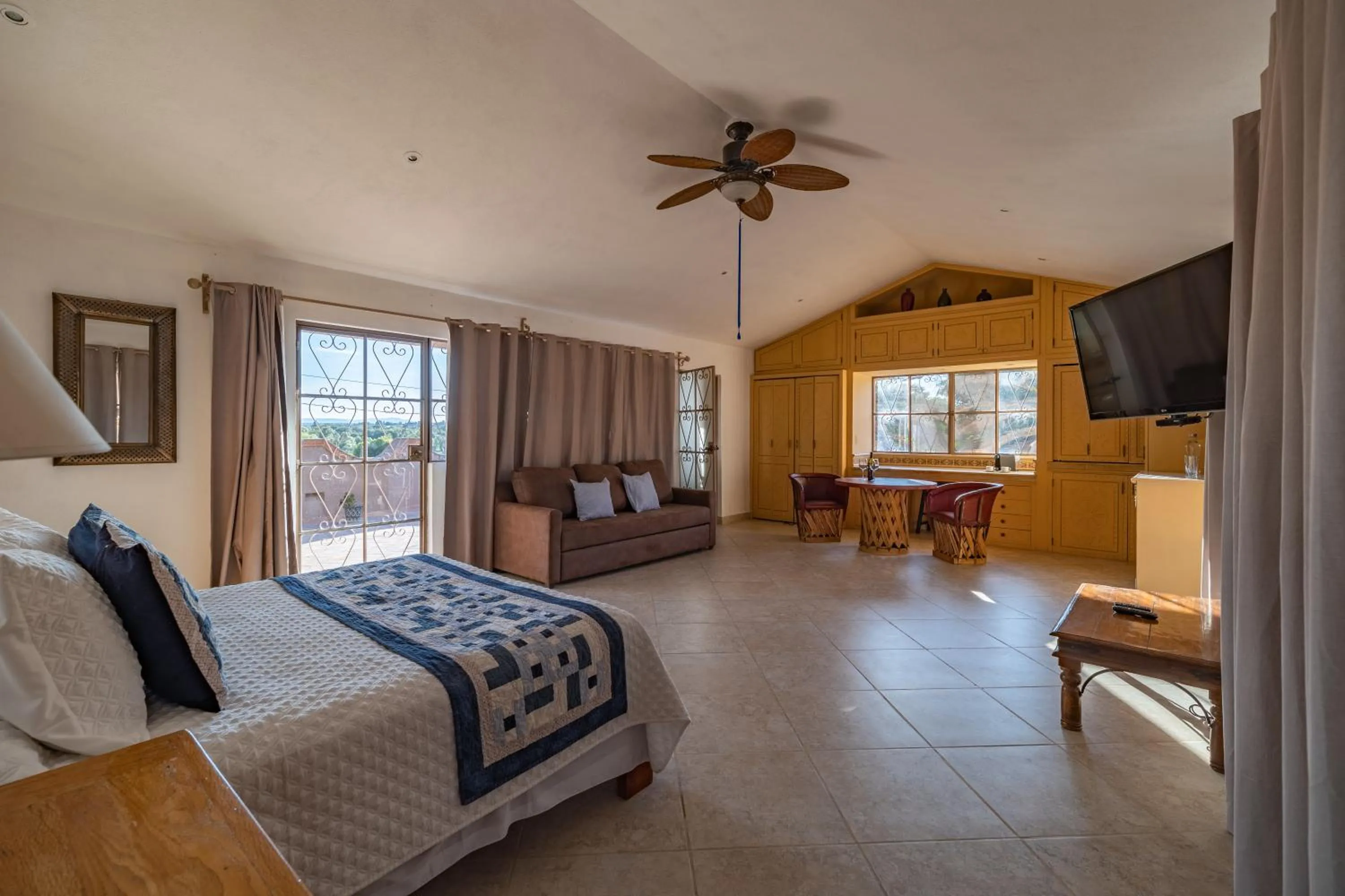 Bed in Casa Las Palmas, San Miguel de Allende