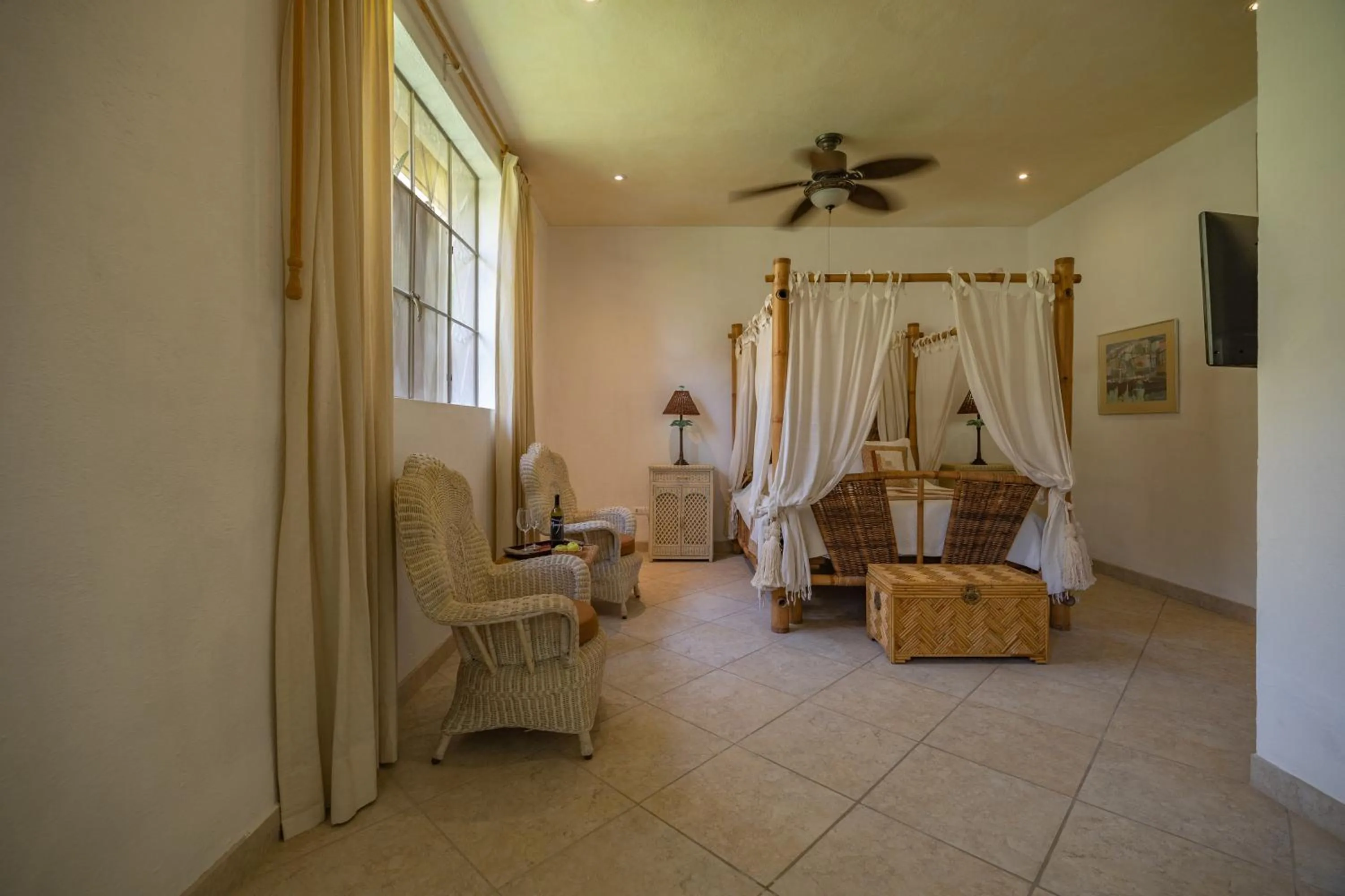 Bed in Casa Las Palmas, San Miguel de Allende