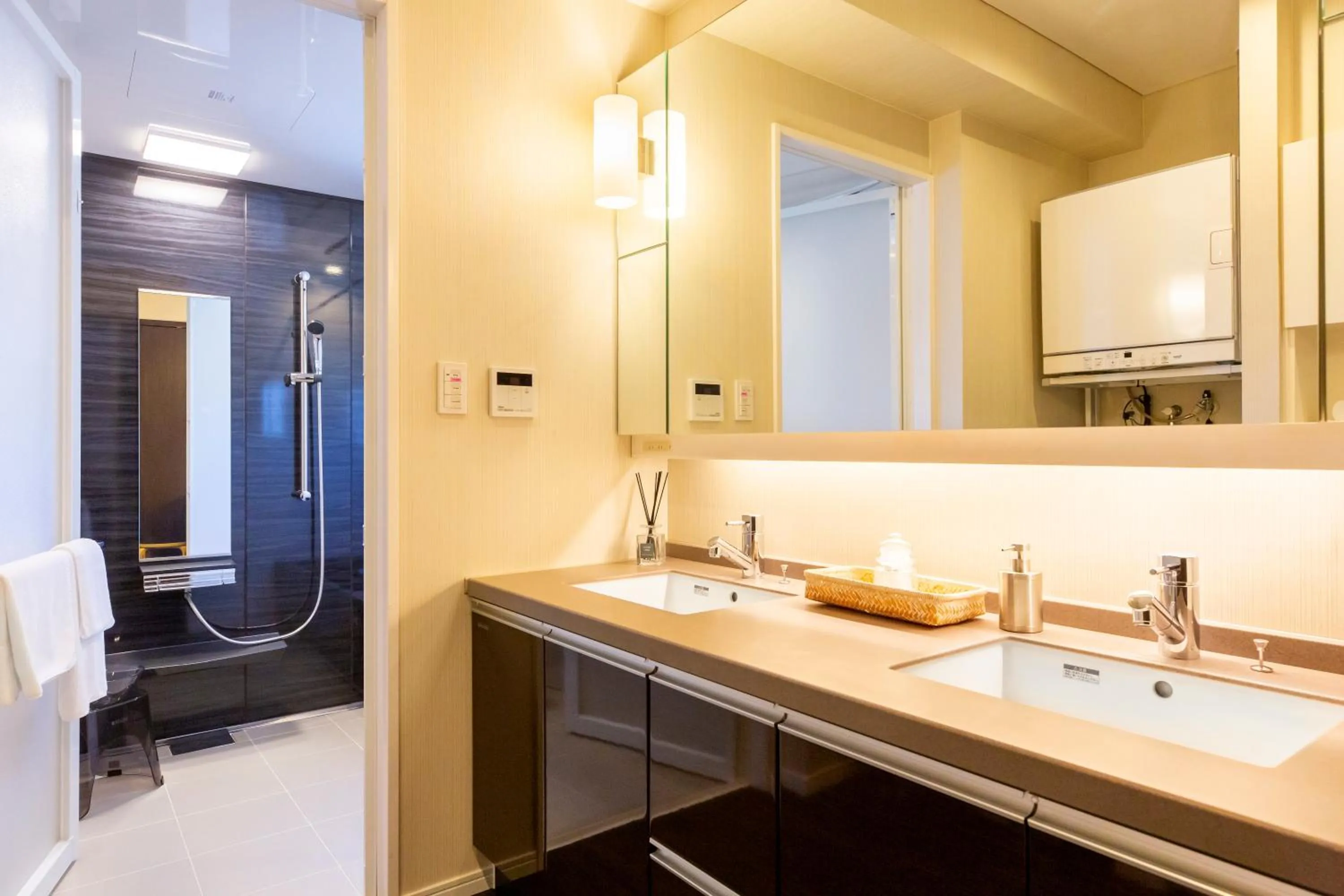 Photo of the whole room in Rizo Zaizen Hotel