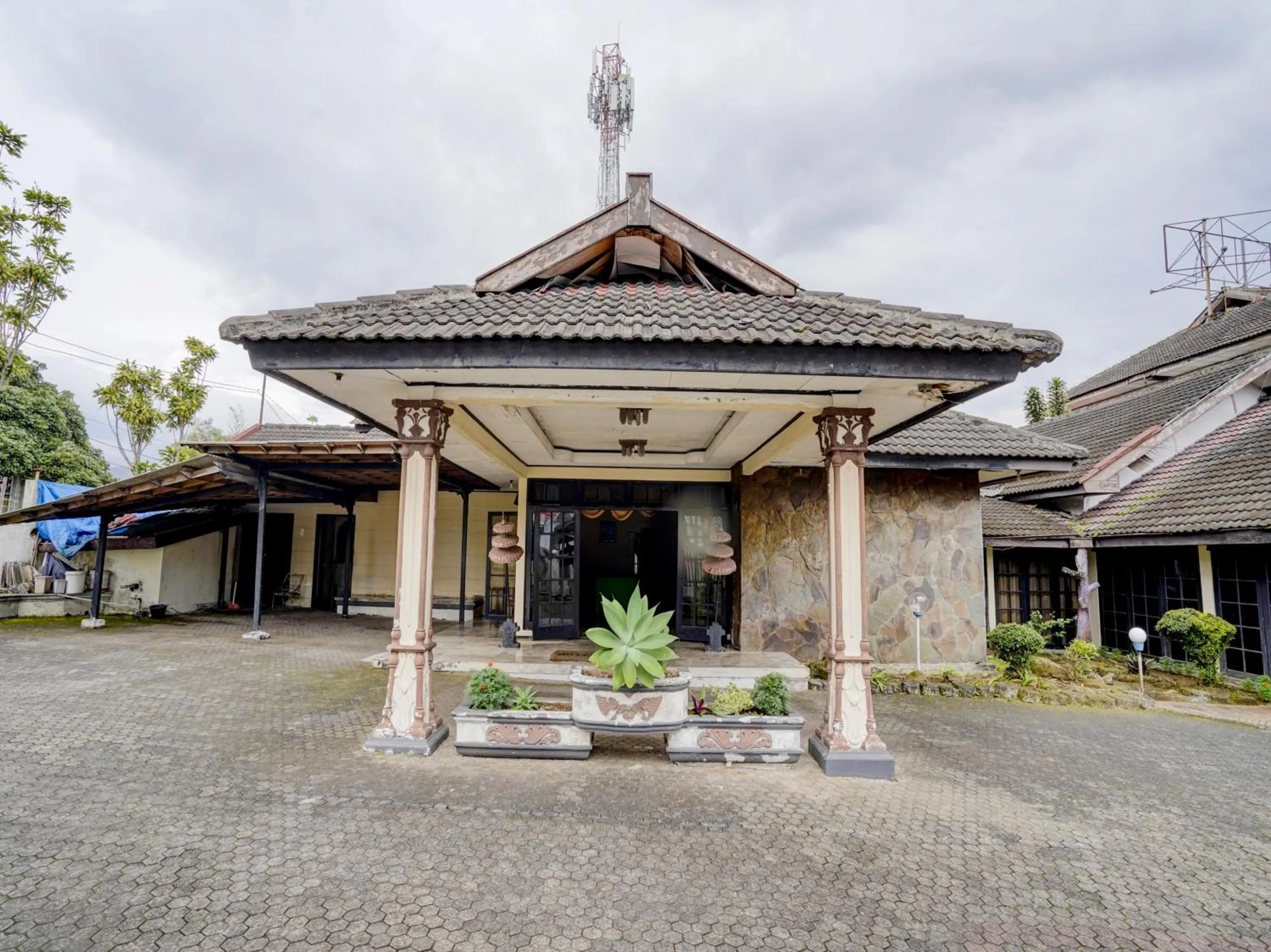 Property building in Hotel Mataram Cipanas Syariah Mitra RedDoorz