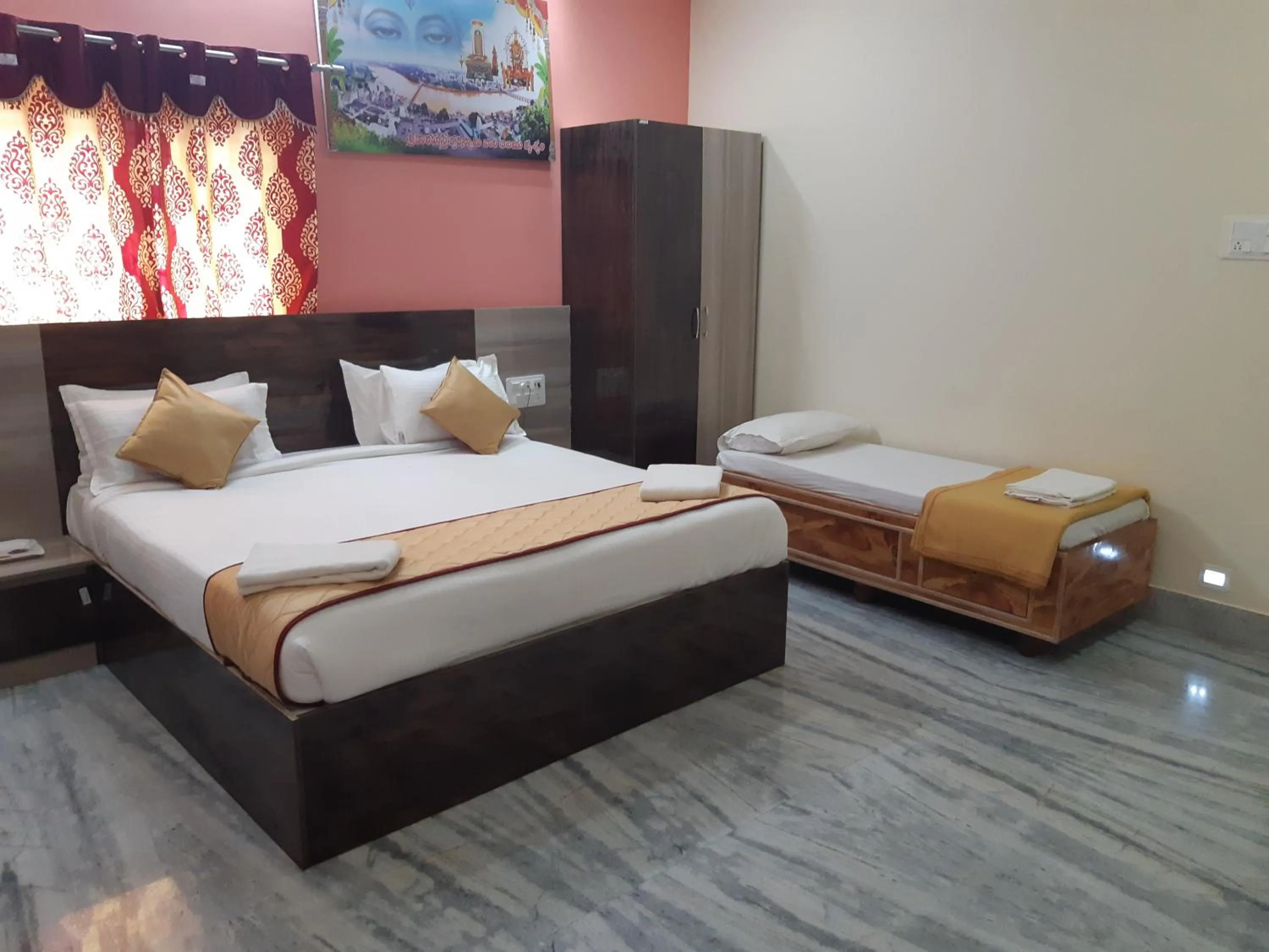 Photo of the whole room, Bed in Devansh Bhanu Residency DBR