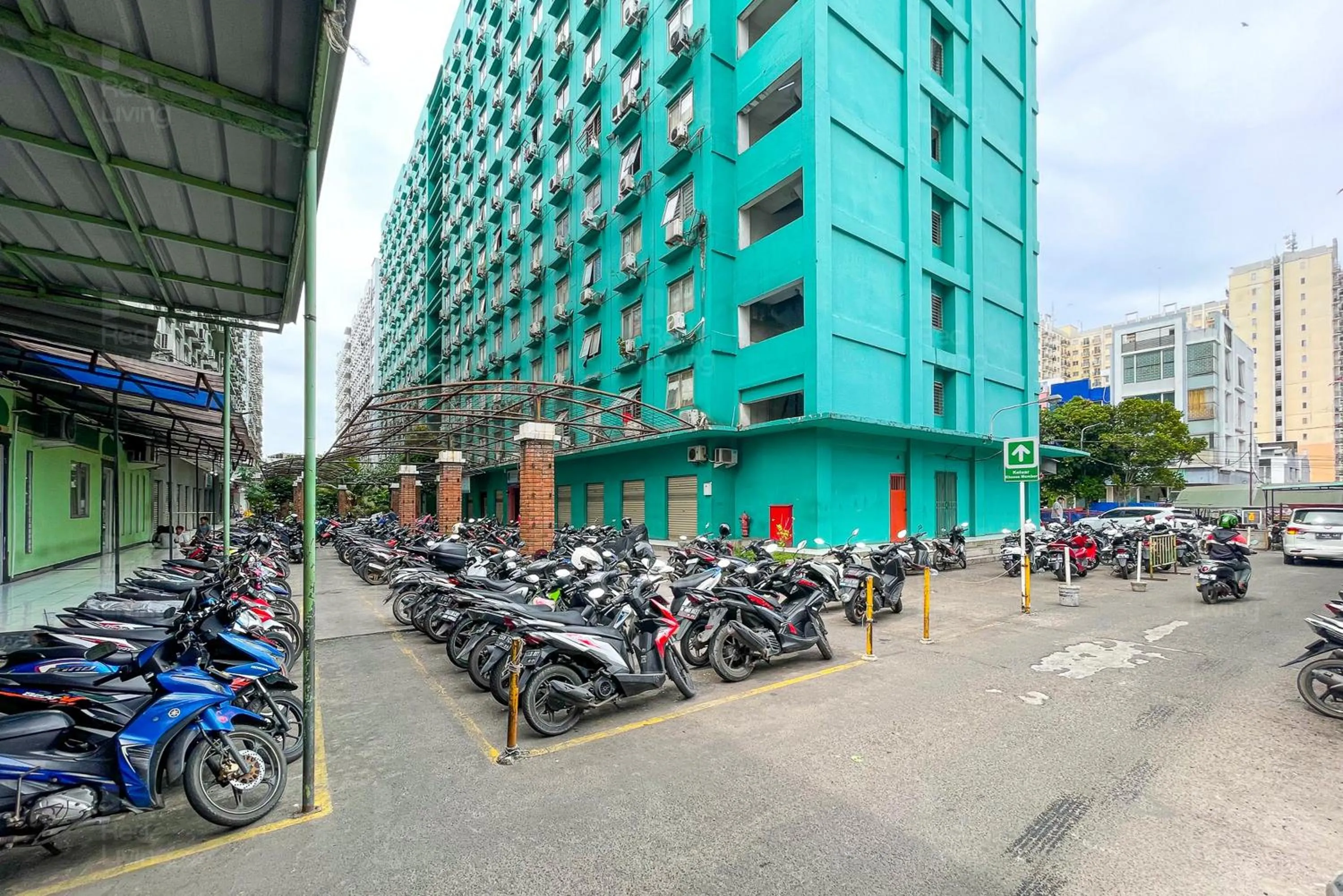 Property building in Apartemen City Park - Rendy Room Tower H18