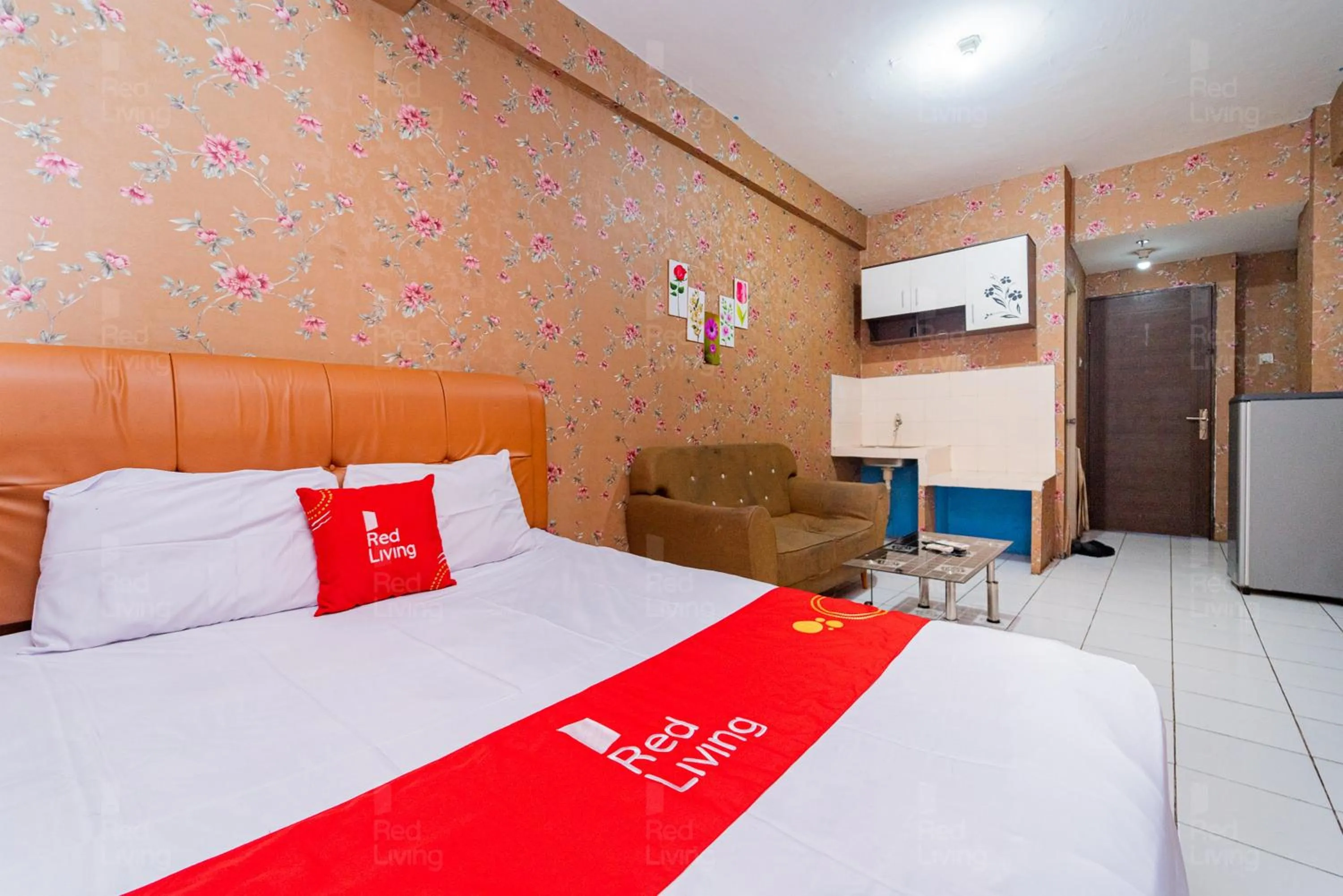 Bedroom, Bed in Apartemen City Park - Rendy Room Tower H18