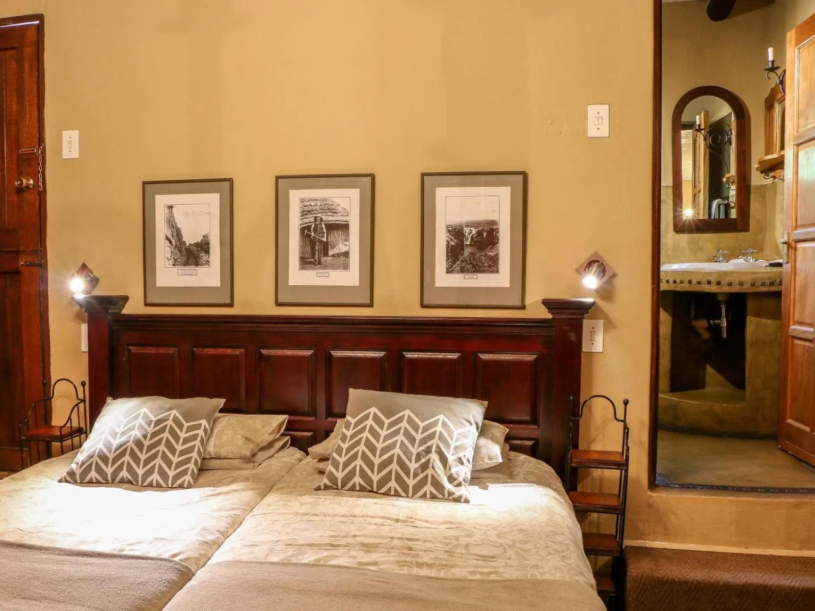 Bed in Bohm's Zeederberg Country House