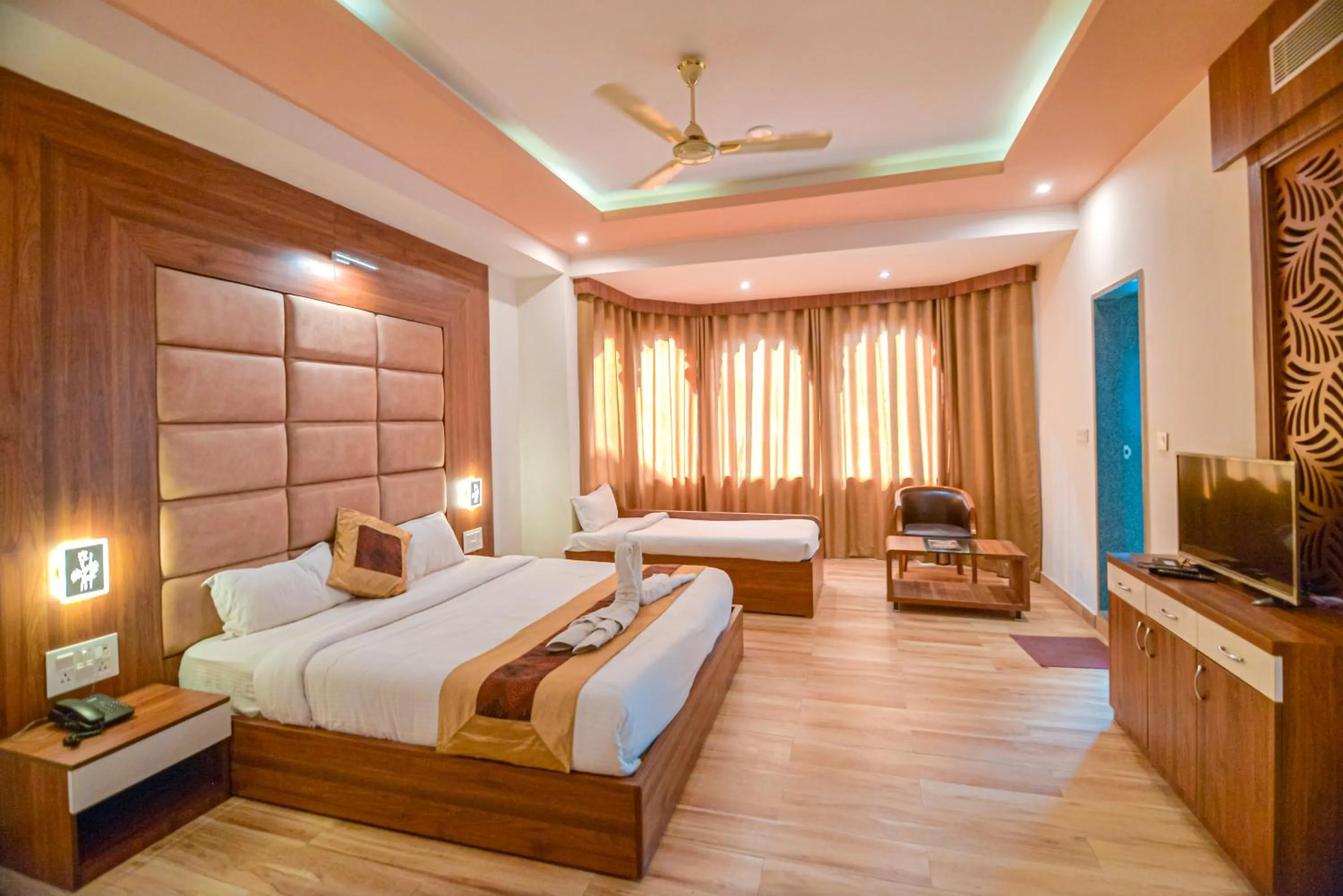 Photo of the whole room, Bed in Gold Nest Rubystone Heritage