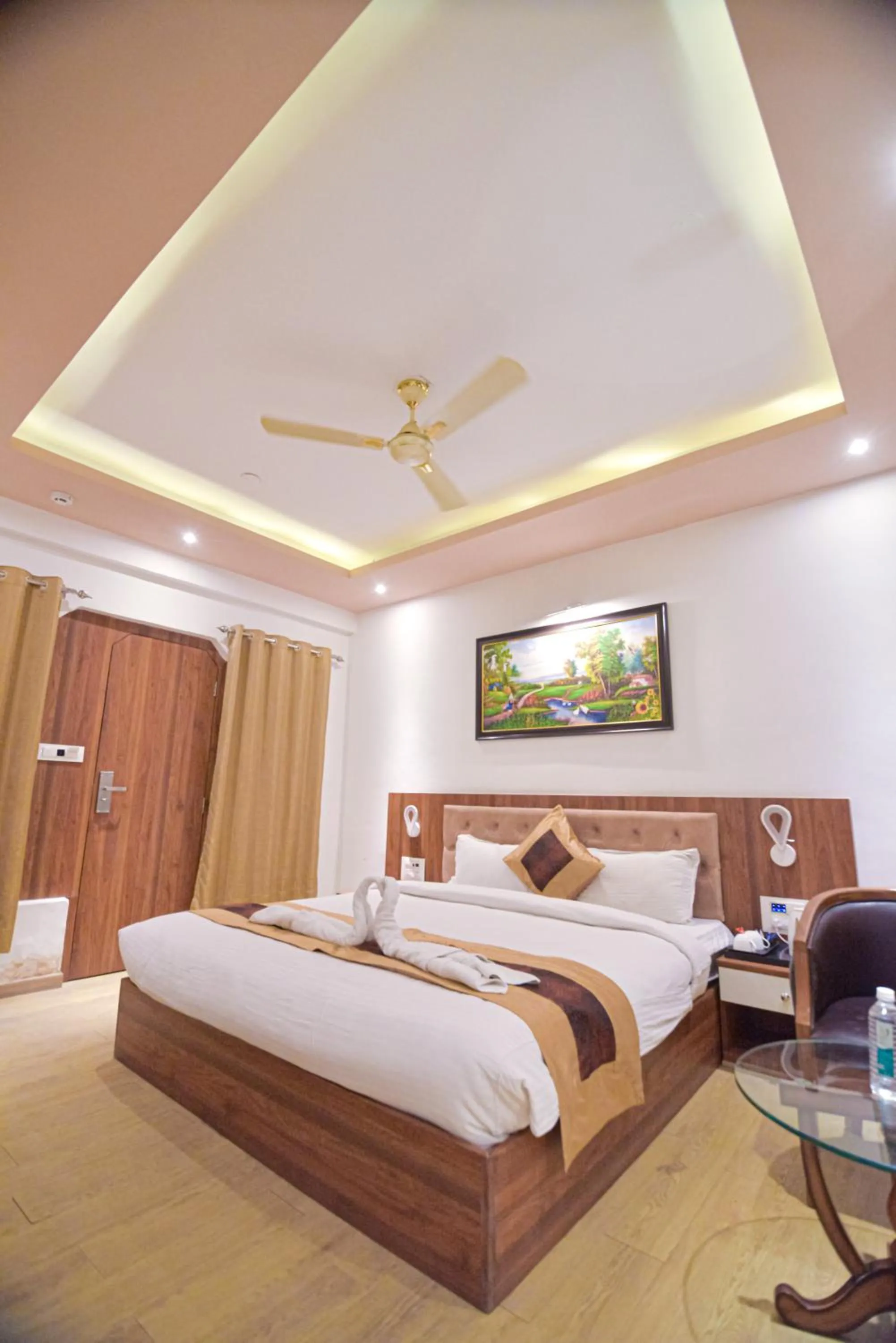 Bed in Gold Nest Rubystone Heritage