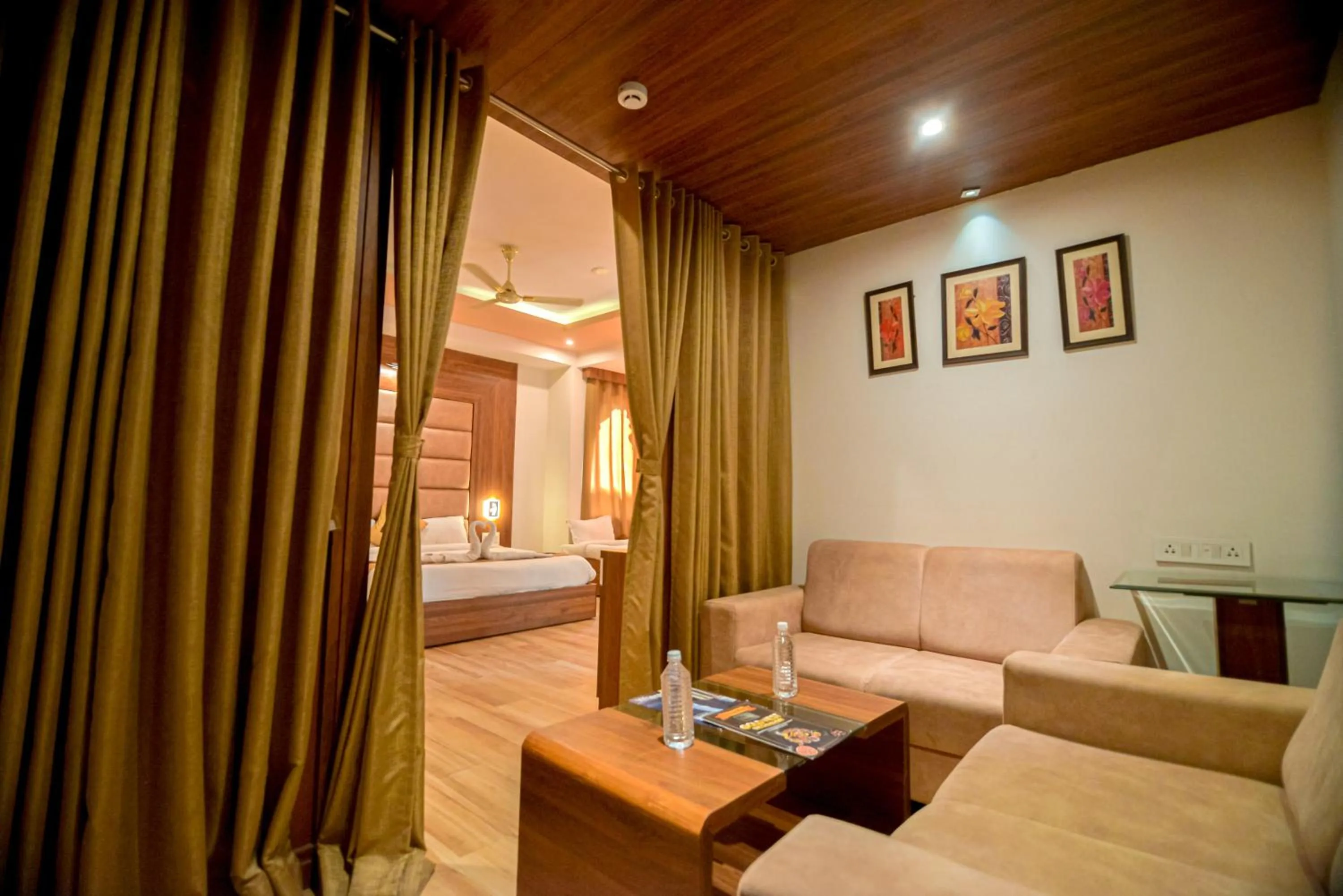 Living room, Bed in Gold Nest Rubystone Heritage