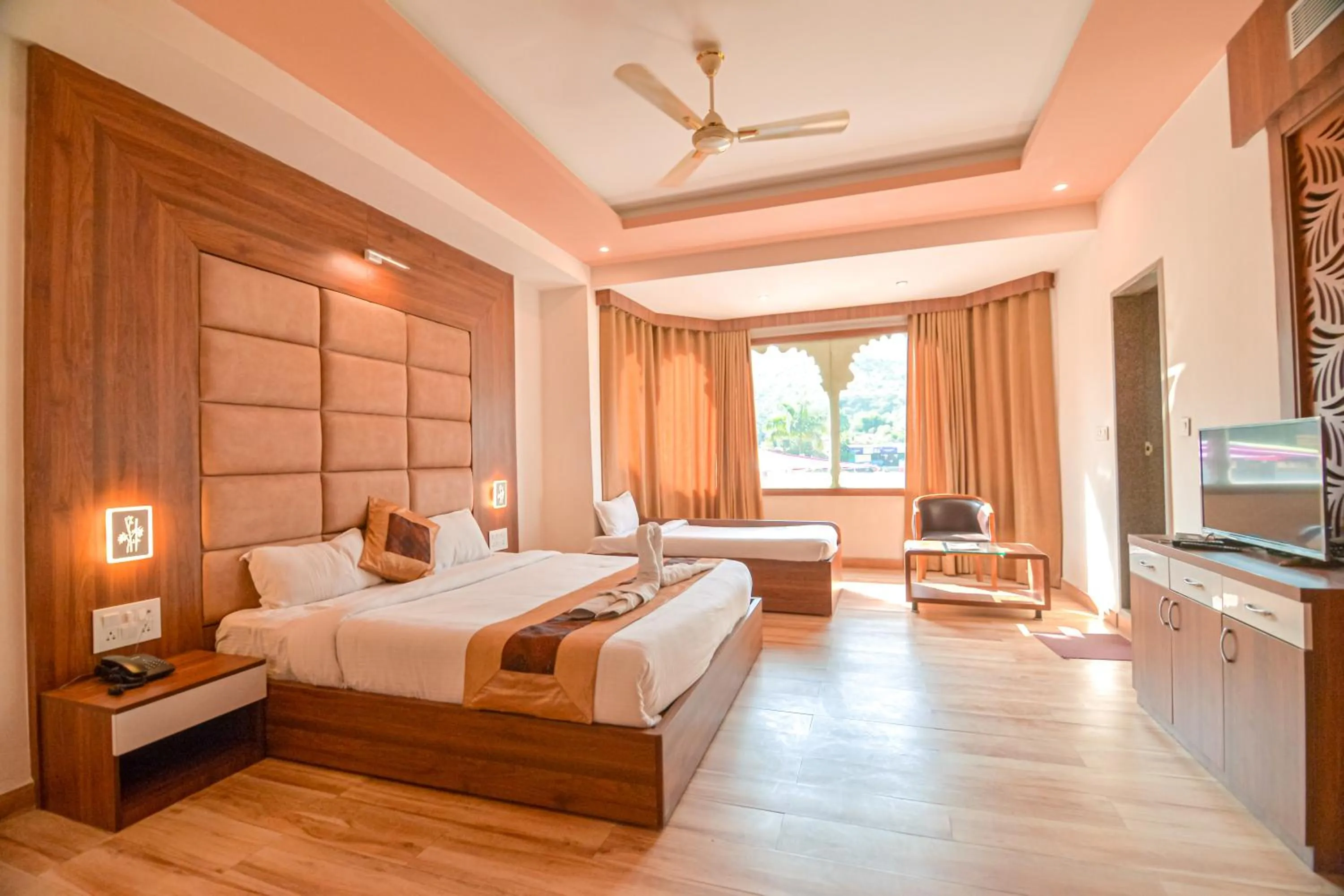 Photo of the whole room, Bed in Gold Nest Rubystone Heritage