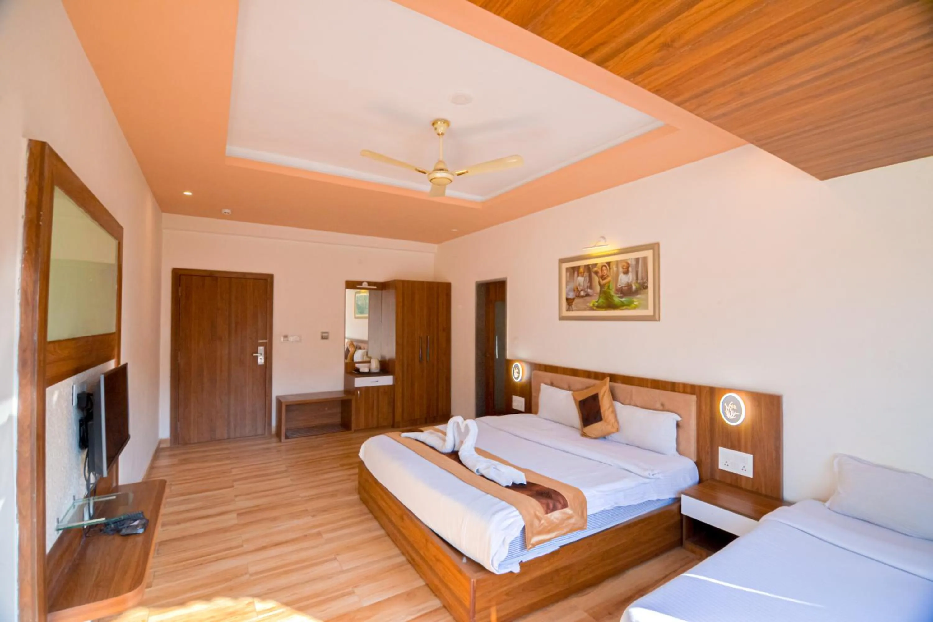 Photo of the whole room, Bed in Gold Nest Rubystone Heritage