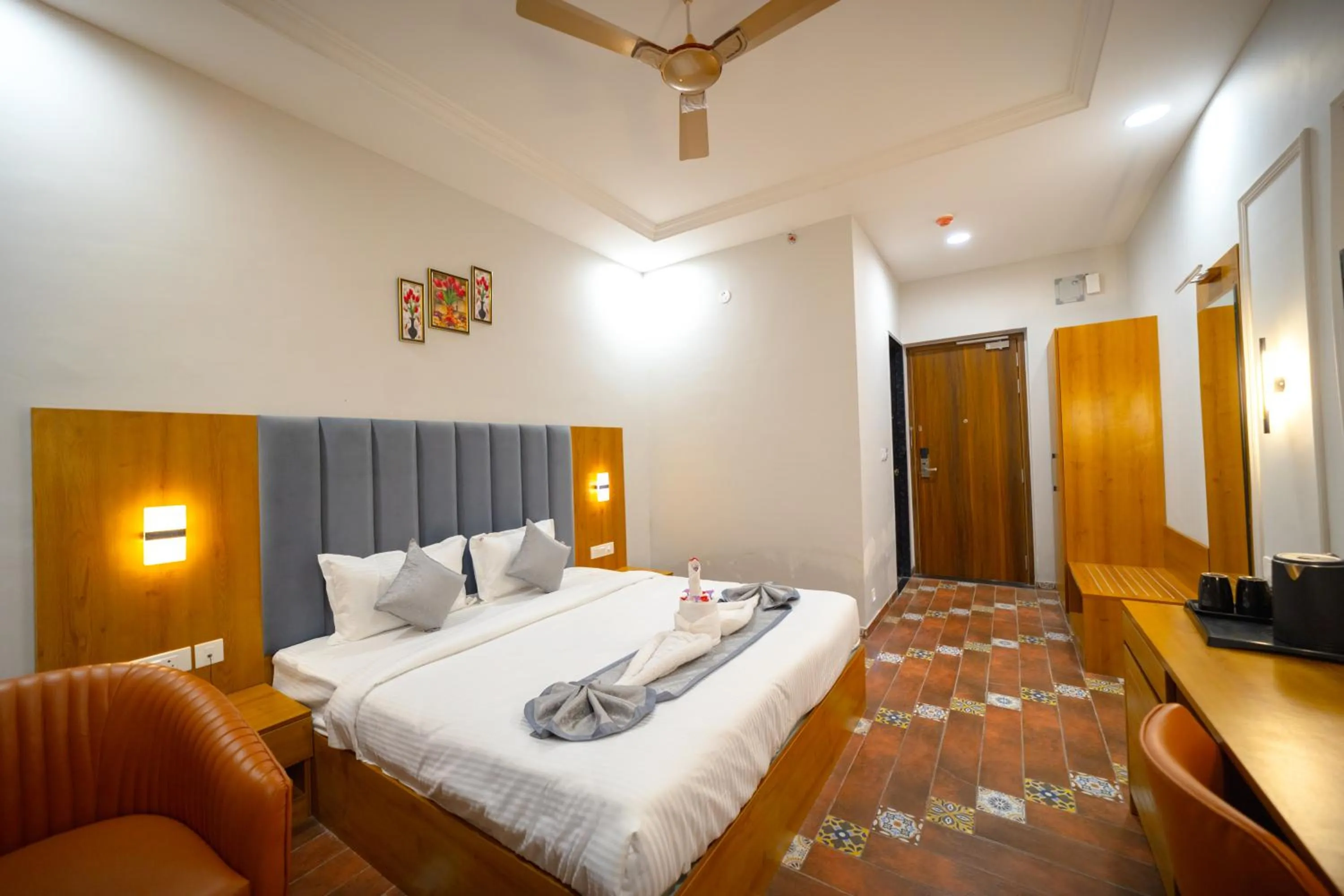 Bed in Gold Nest Rubystone Heritage