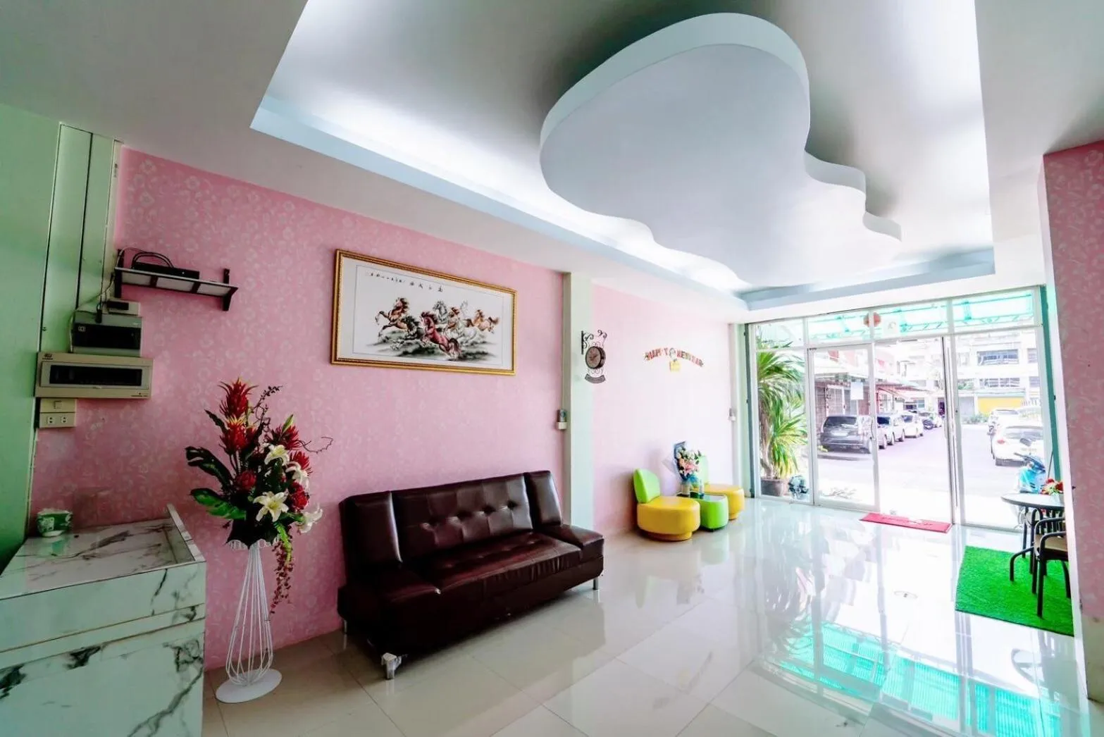 Lobby or reception in OYO 75377 Check In House